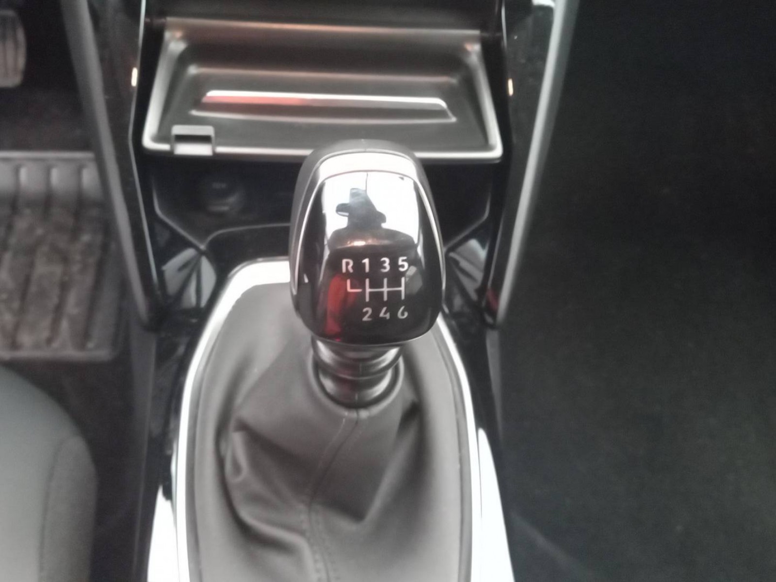 PEUGEOT - 208 - #751028 - 4