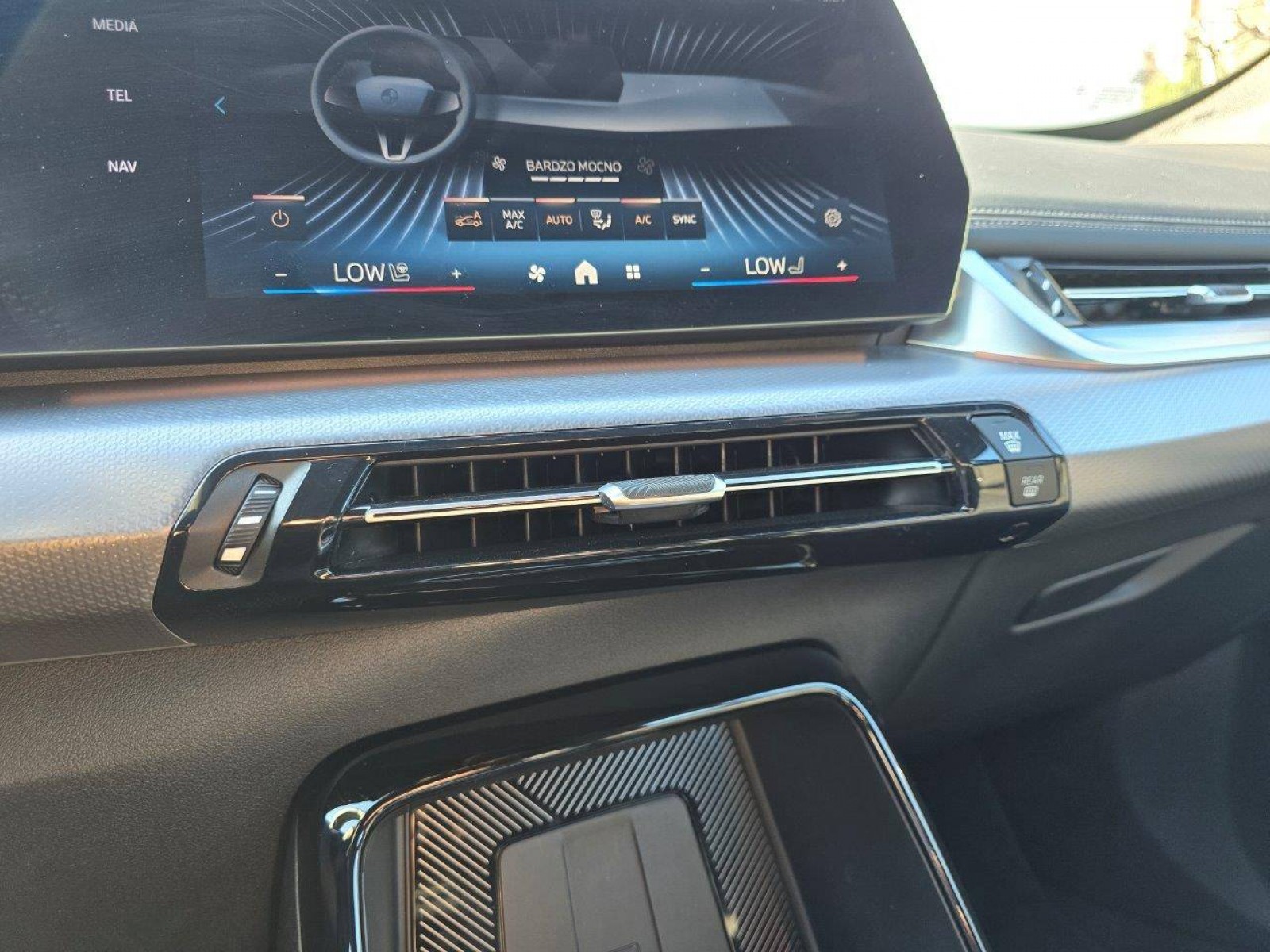BMW - X1 U11 - #751475 - 21