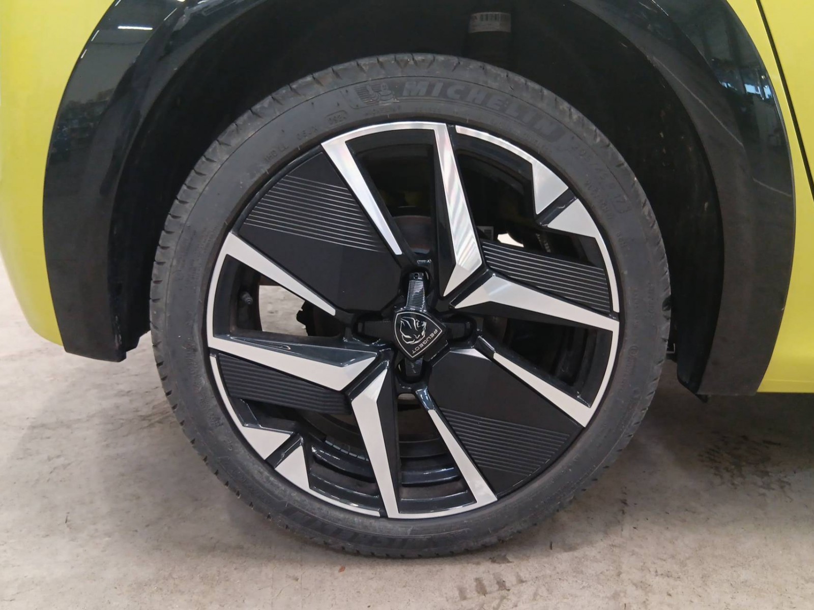 PEUGEOT - 208 - #665070 - 6