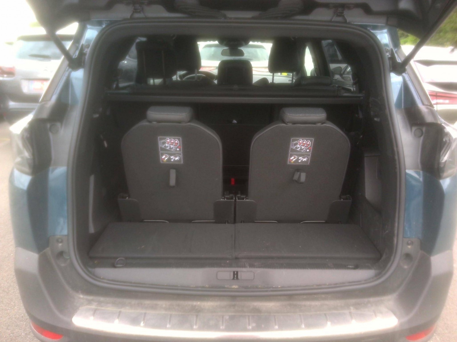 PEUGEOT - 5008 - #744605 - 3