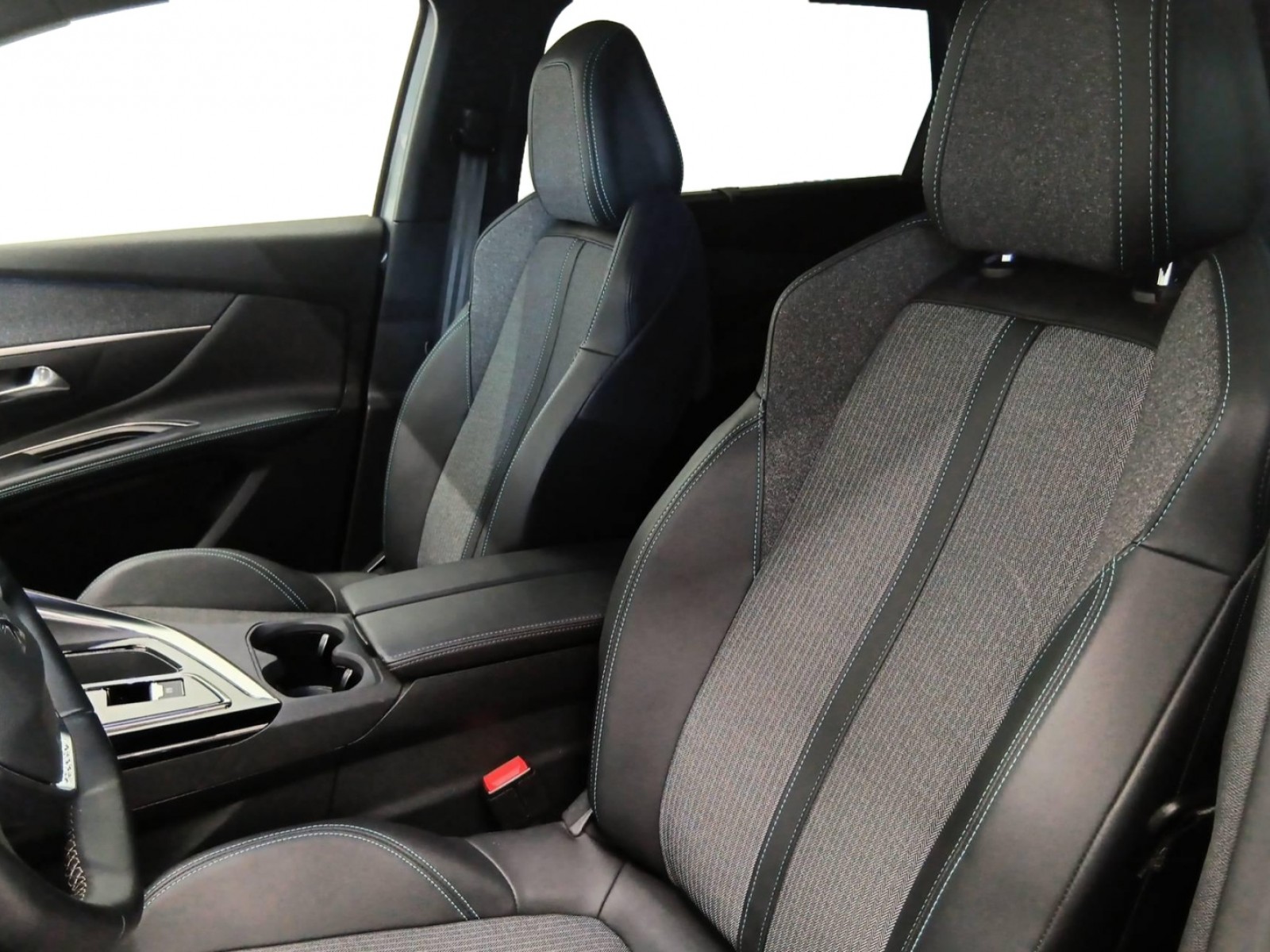 PEUGEOT - 5008 - #744604 - 3