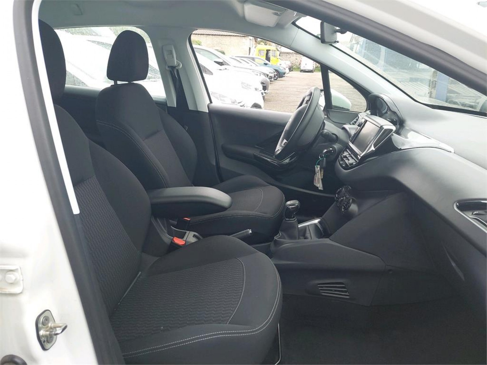 PEUGEOT - 208 BUSINESS - #178810 - 2