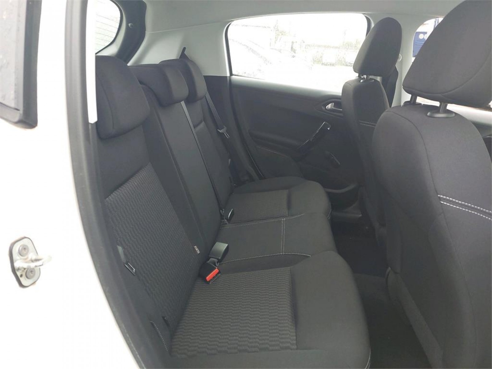 PEUGEOT - 208 BUSINESS - #178810 - 4