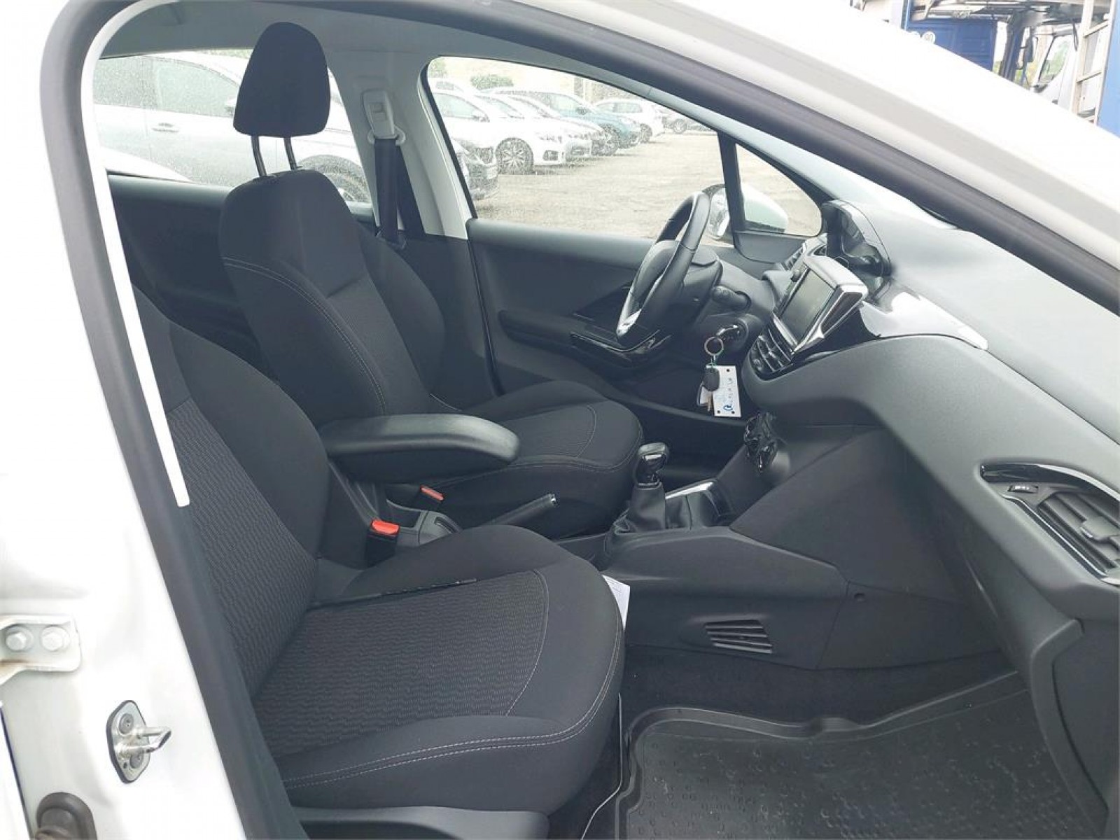 PEUGEOT - 208 BUSINESS - #178813 - 3
