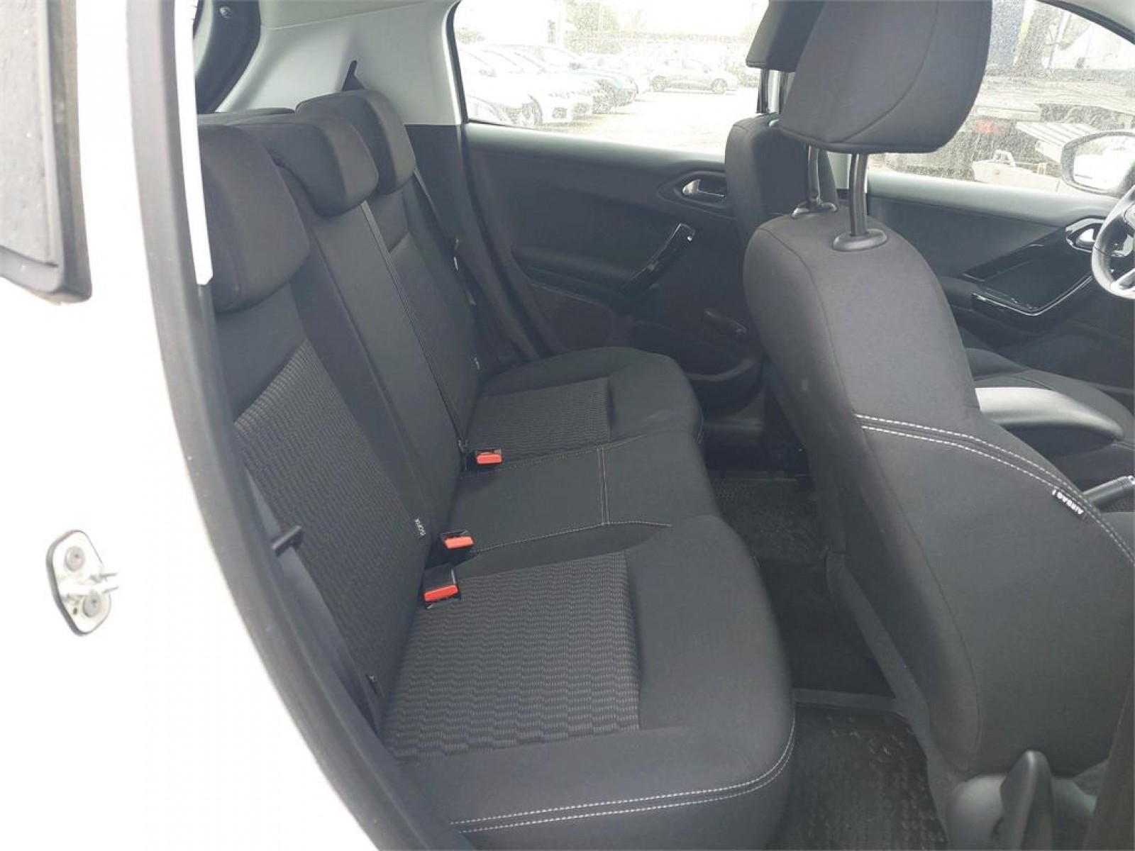 PEUGEOT - 208 BUSINESS - #178813 - 4