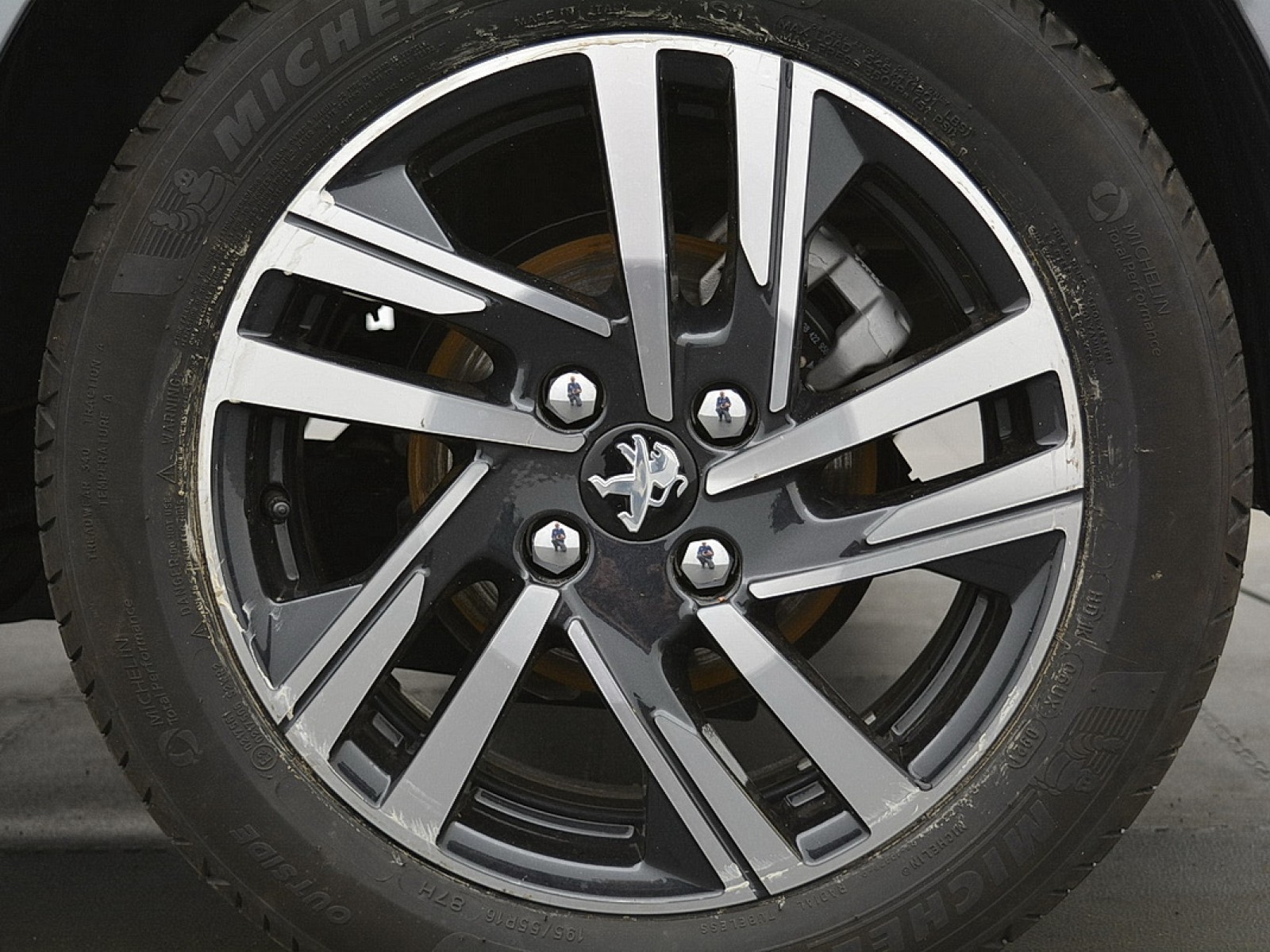 PEUGEOT - 208 - #165998 - 2