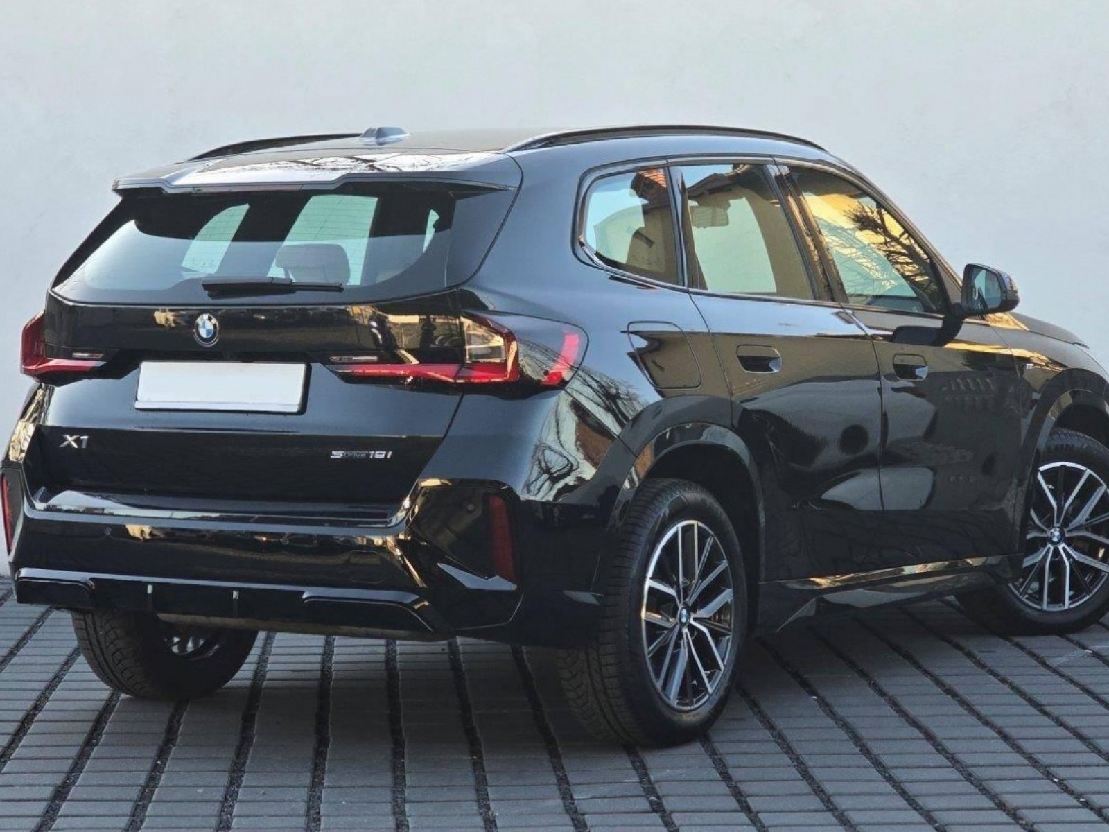 BMW - X1 U11 - #751471 - 24