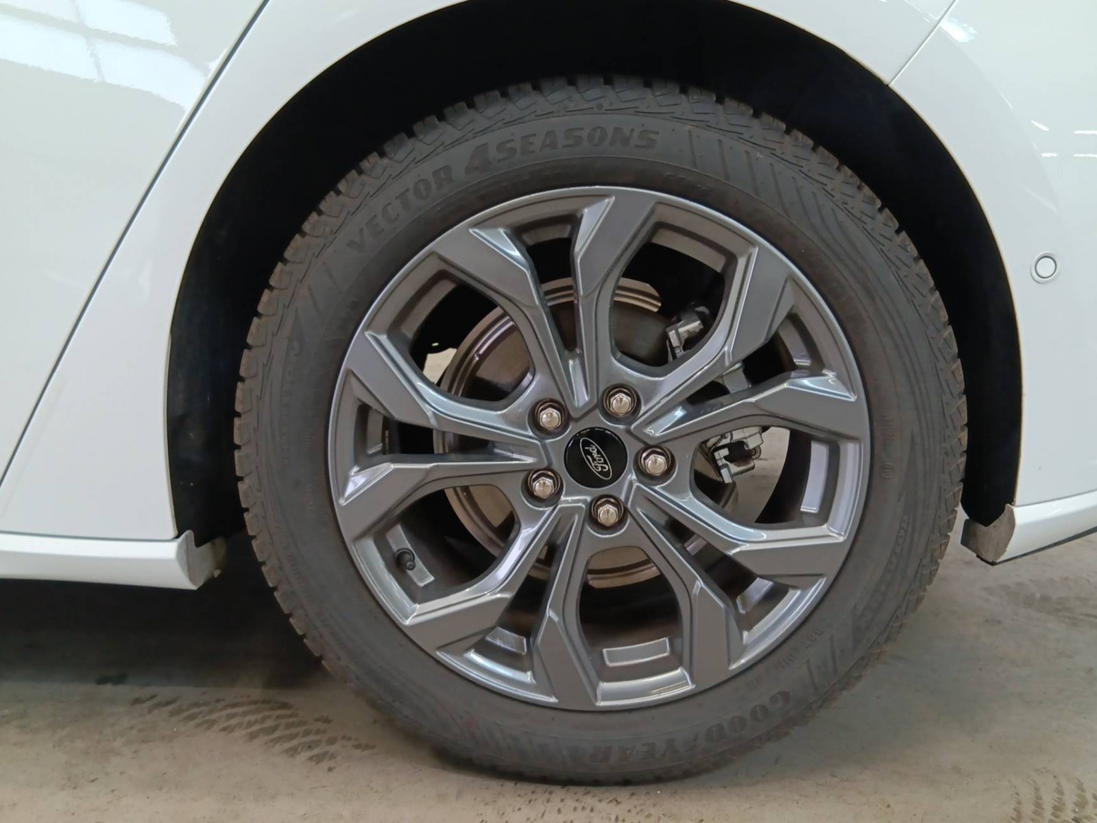 FORD - FOCUS - #744325 - 6
