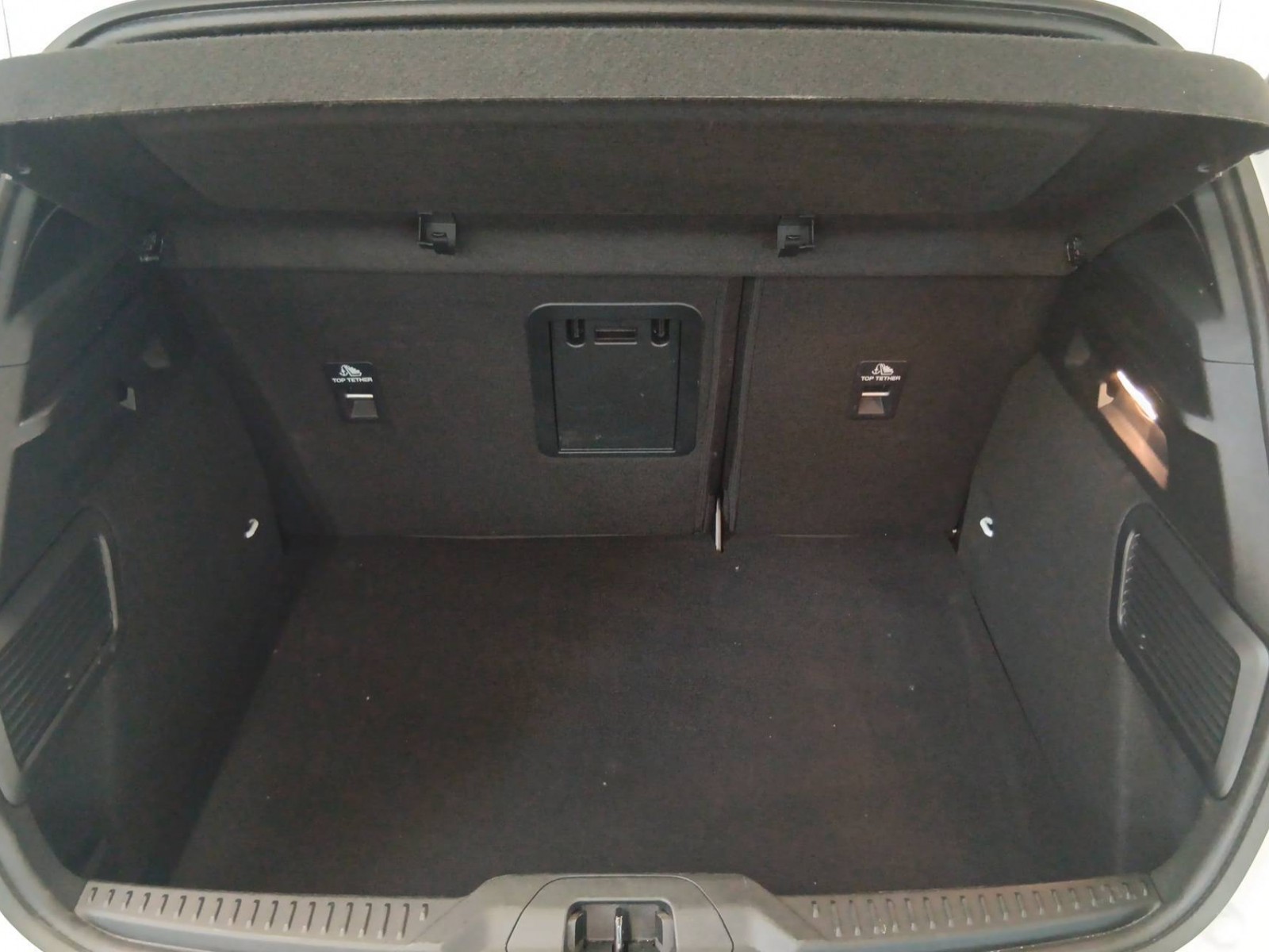 FORD - FOCUS - #744325 - 12