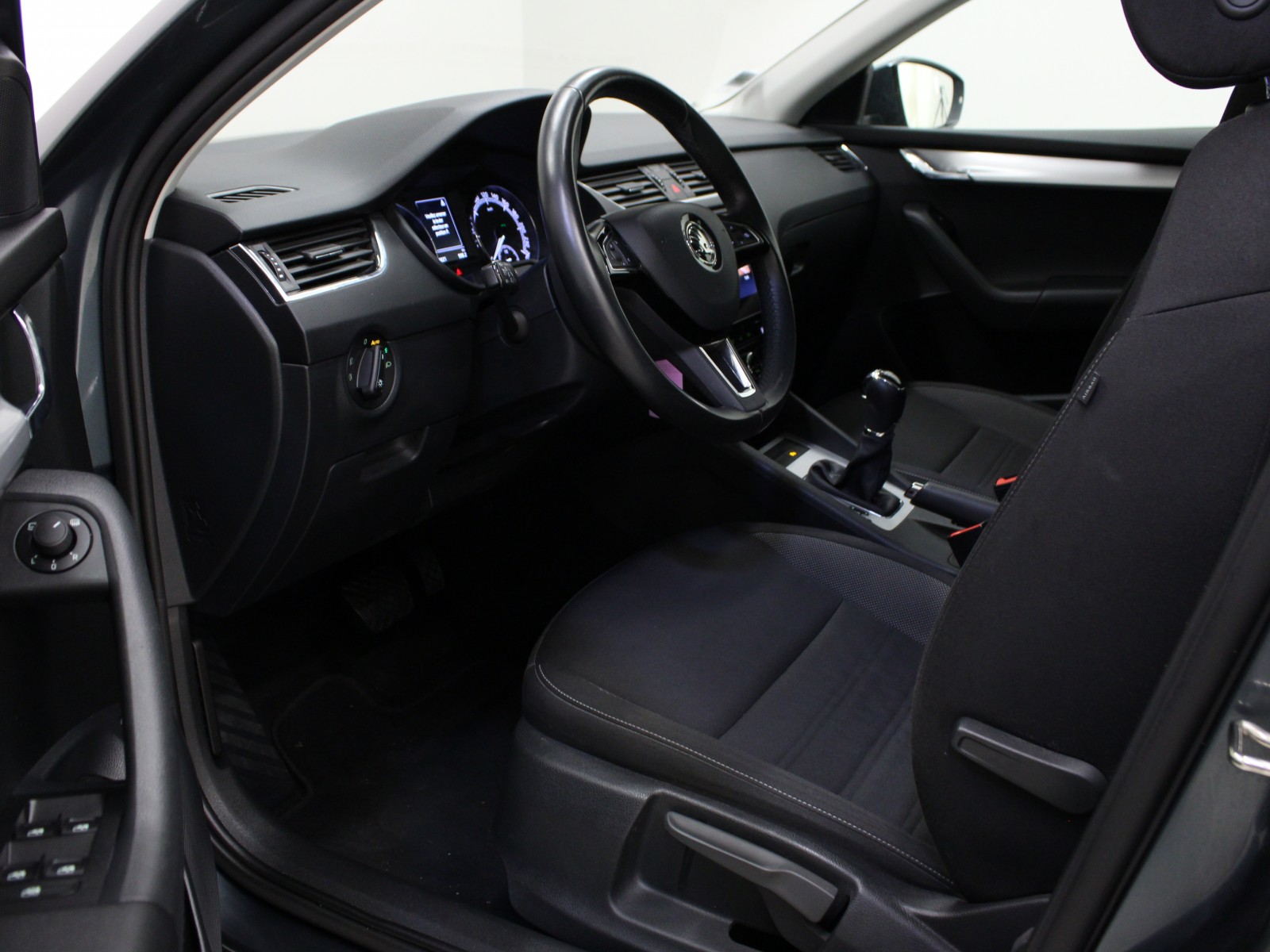 SKODA - OCTAVIA COMBI - #179117 - 3
