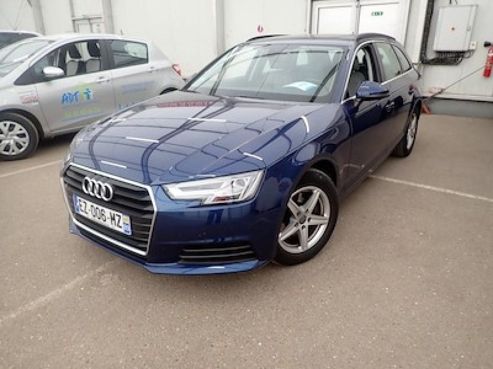 AUDI - A4 AVANT BUSINESS - #179900 - 0