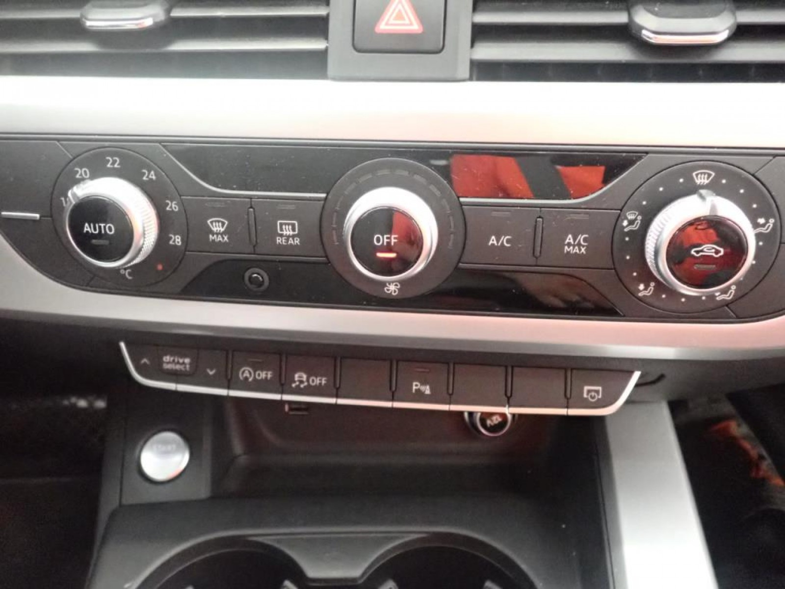 AUDI - A4 AVANT BUSINESS - #179900 - 6