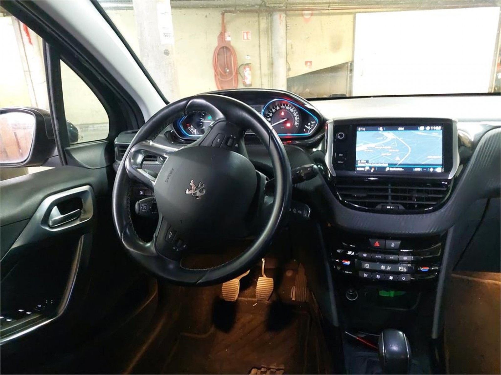 PEUGEOT - 2008 BUSINESS - #179990 - 1