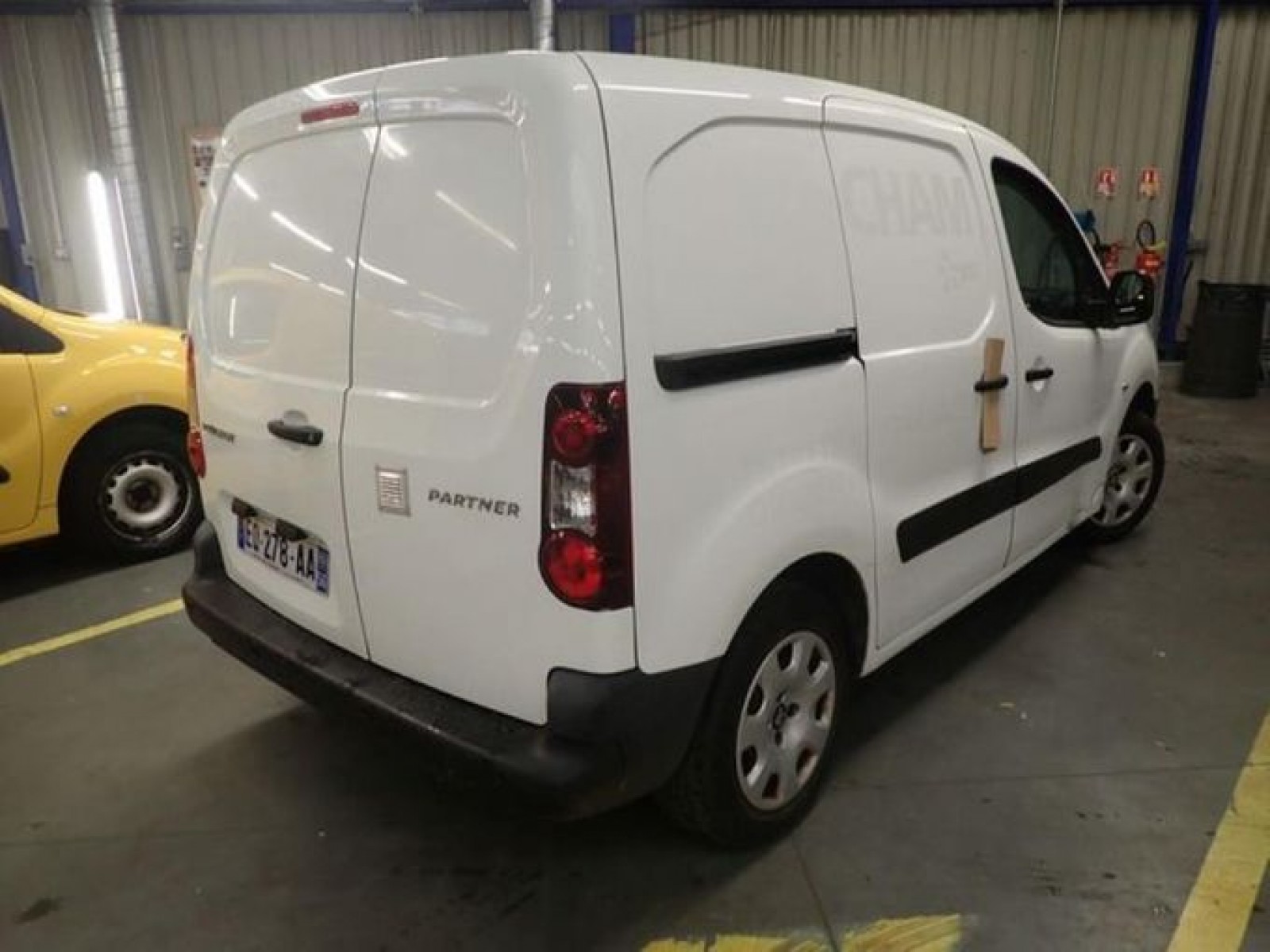PEUGEOT - PARTNER FOURGON - #180051 - 1