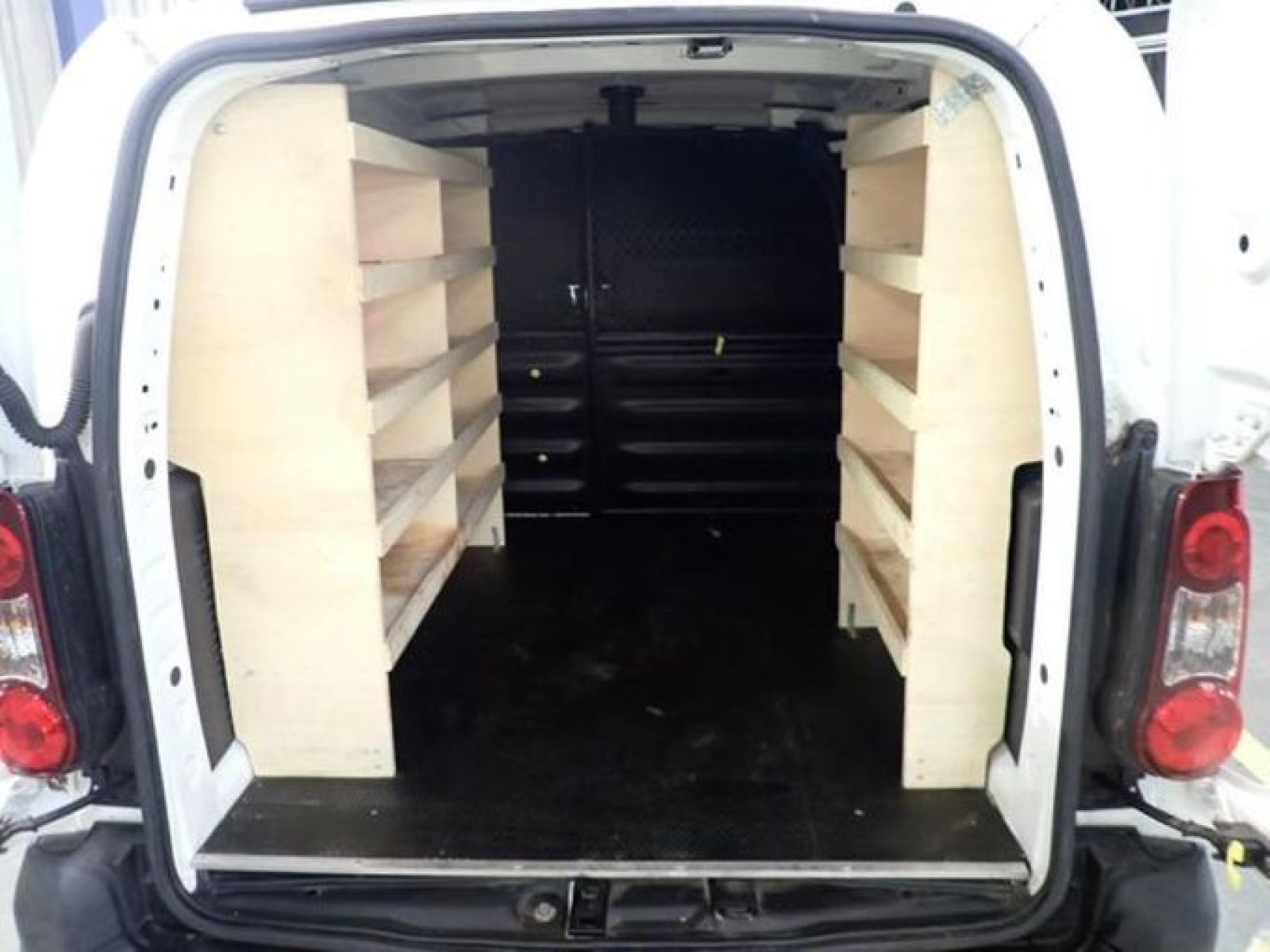 PEUGEOT - PARTNER FOURGON - #180051 - 2
