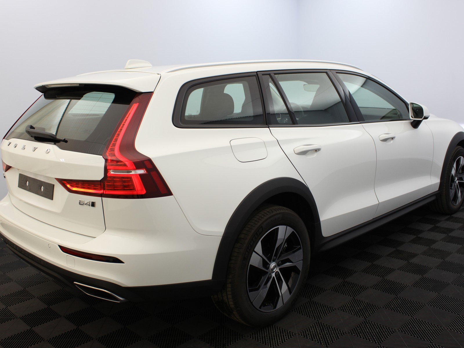 VOLVO - V60 CROSS COUNTRY - #179552 - 3
