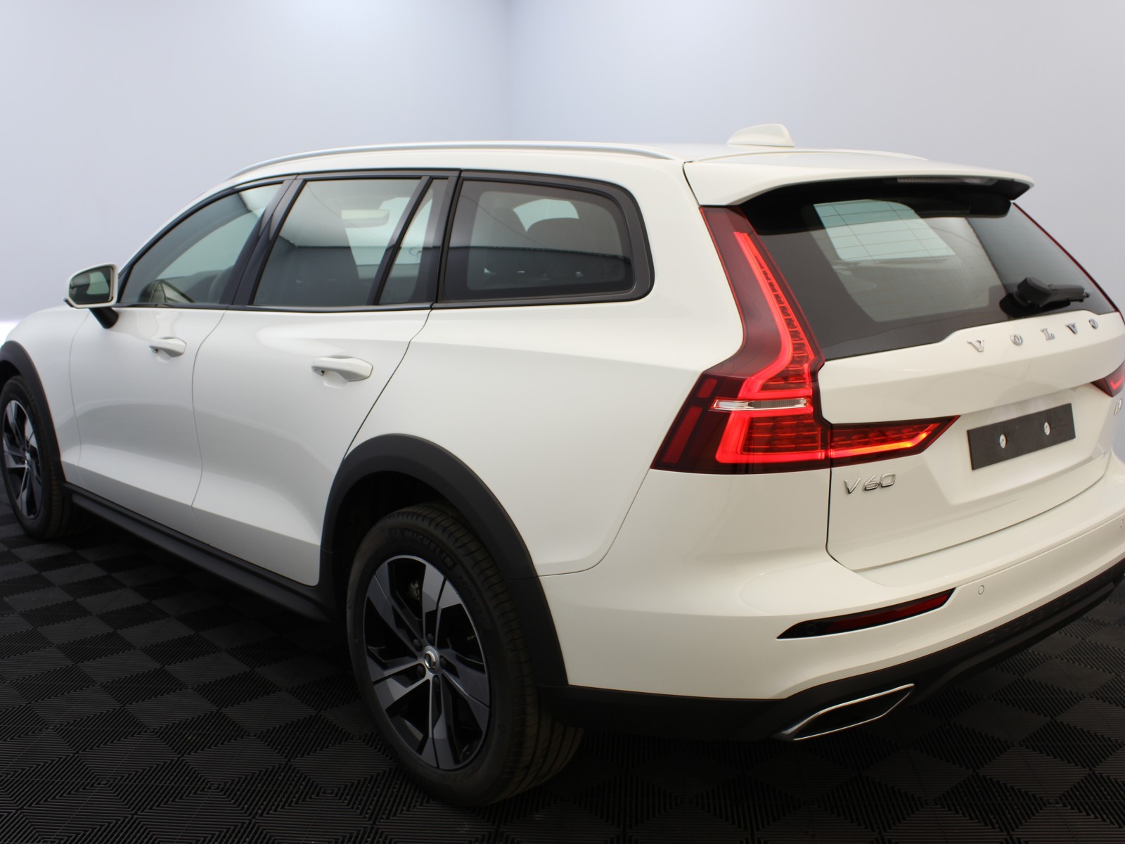 VOLVO - V60 CROSS COUNTRY - #179552 - 2