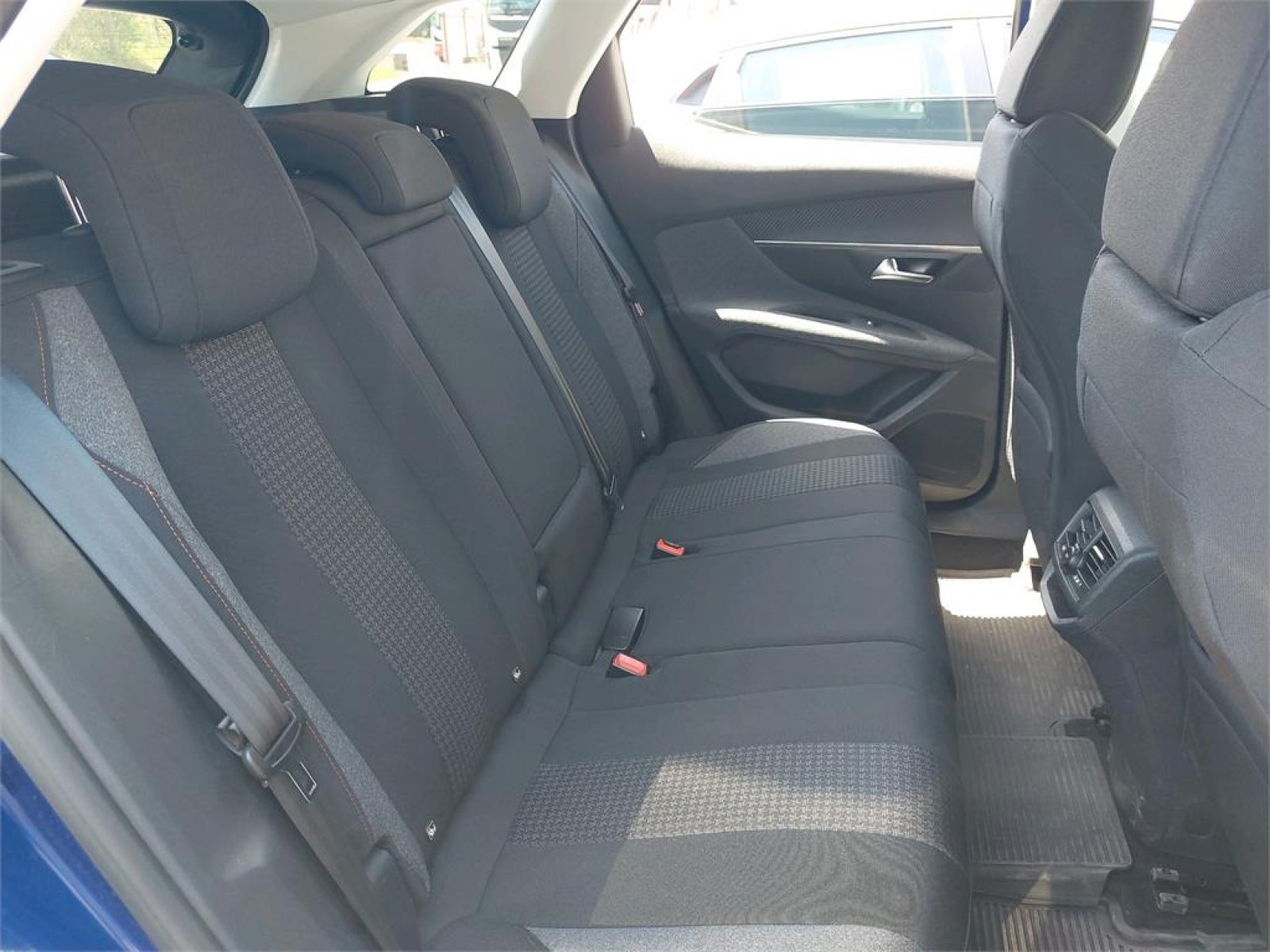 PEUGEOT - 3008 BUSINESS - #180415 - 3