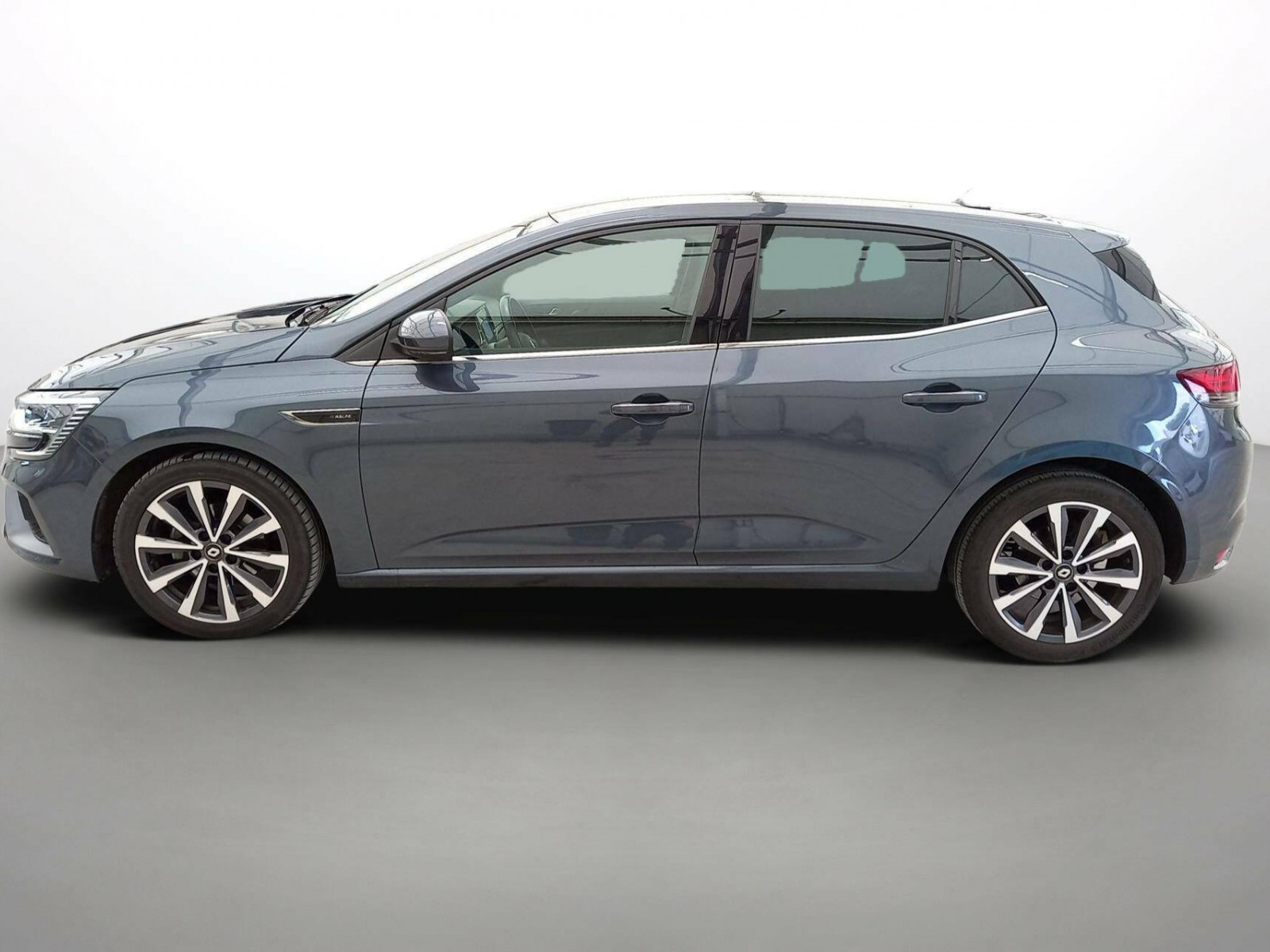 RENAULT - MEGANE IV BERLINE - #641611 - 16