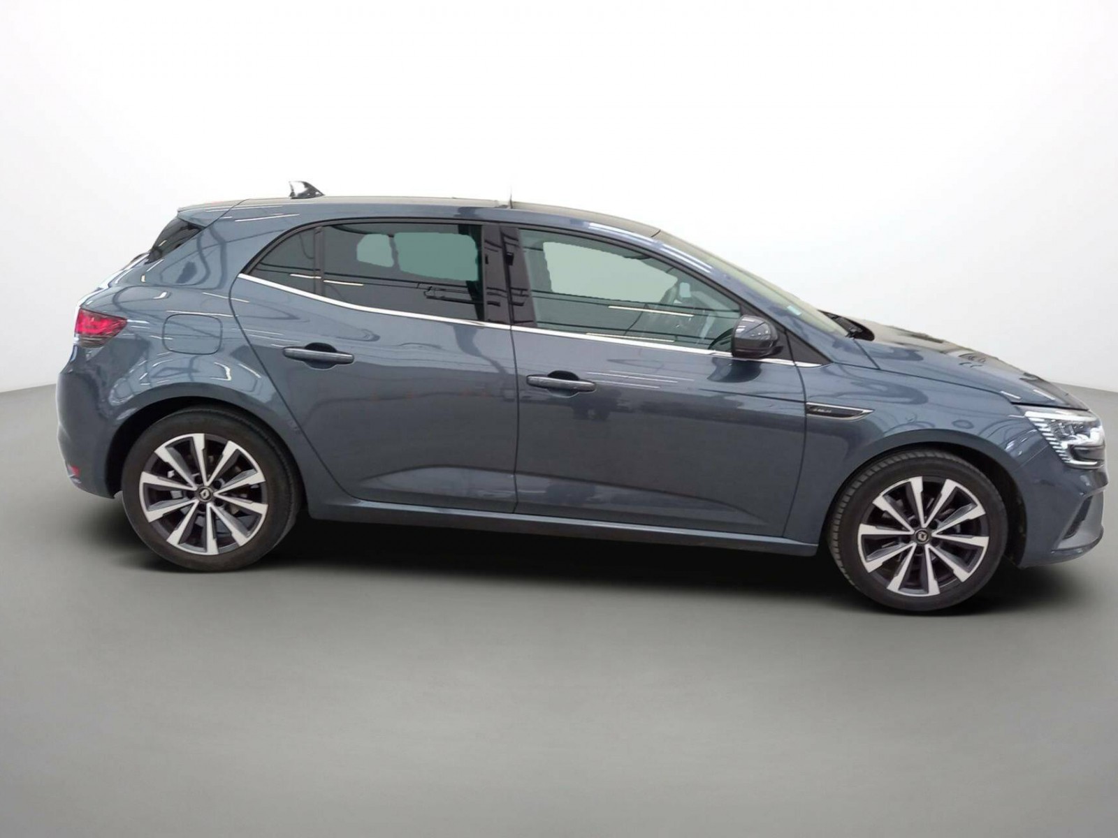 RENAULT - MEGANE IV BERLINE - #641611 - 15