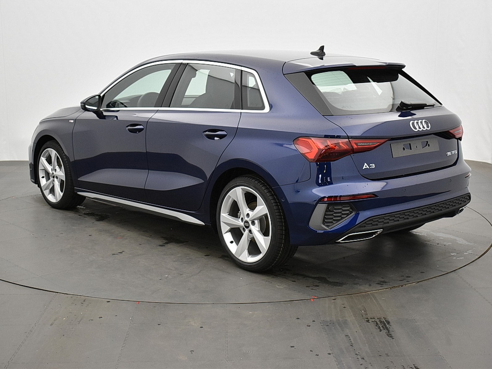 AUDI - A3 SPORTBACK - #179942 - 3