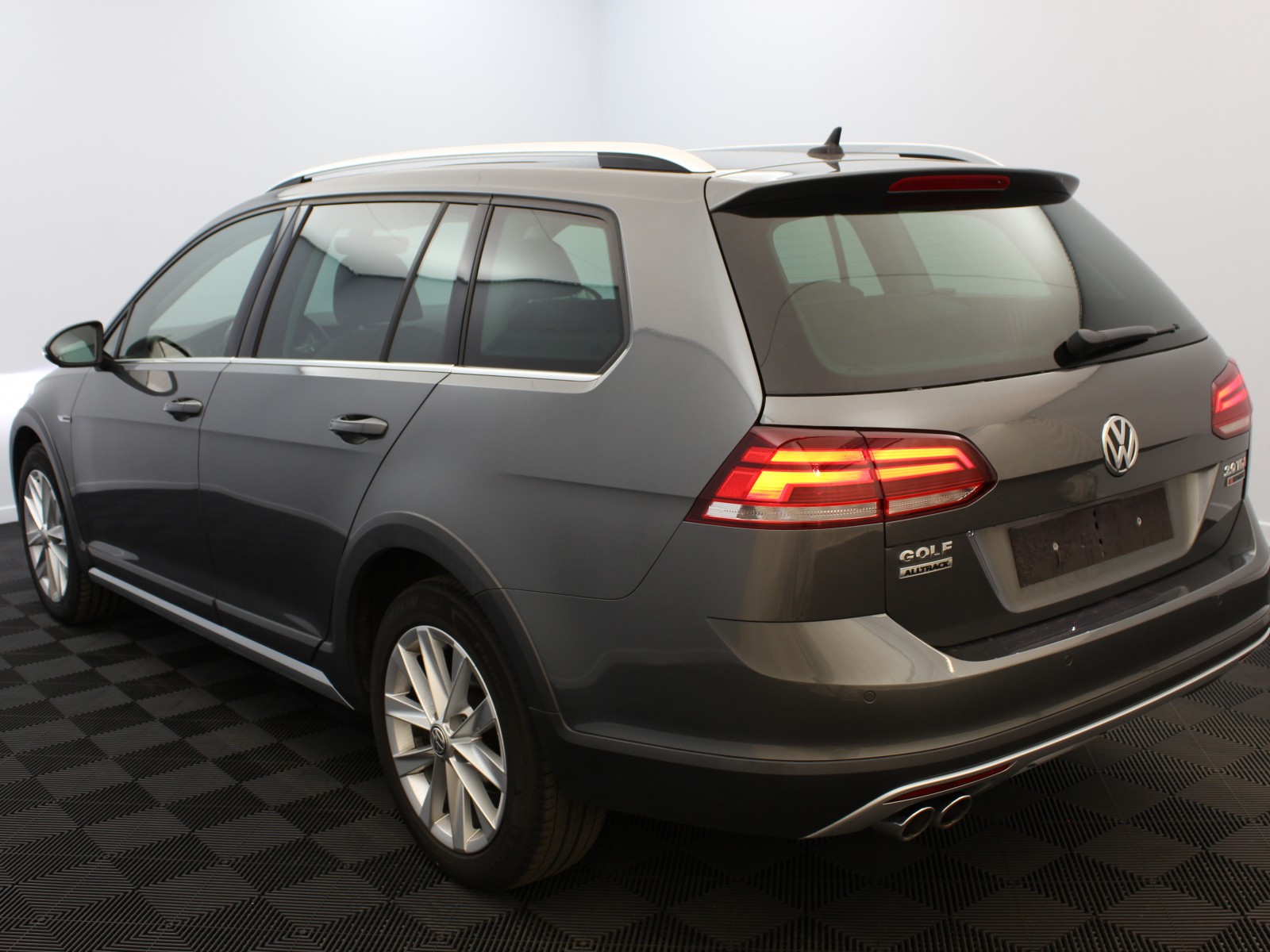 VOLKSWAGEN - GOLF SW - #180050 - 2