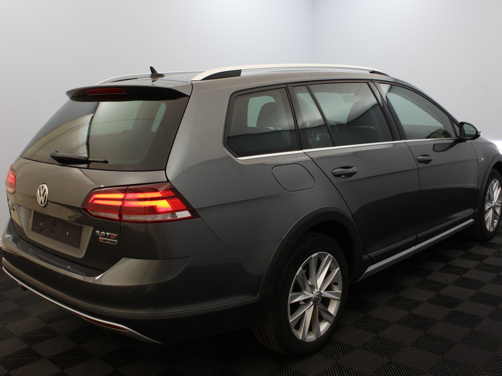 VOLKSWAGEN - GOLF SW - #180050 - 3