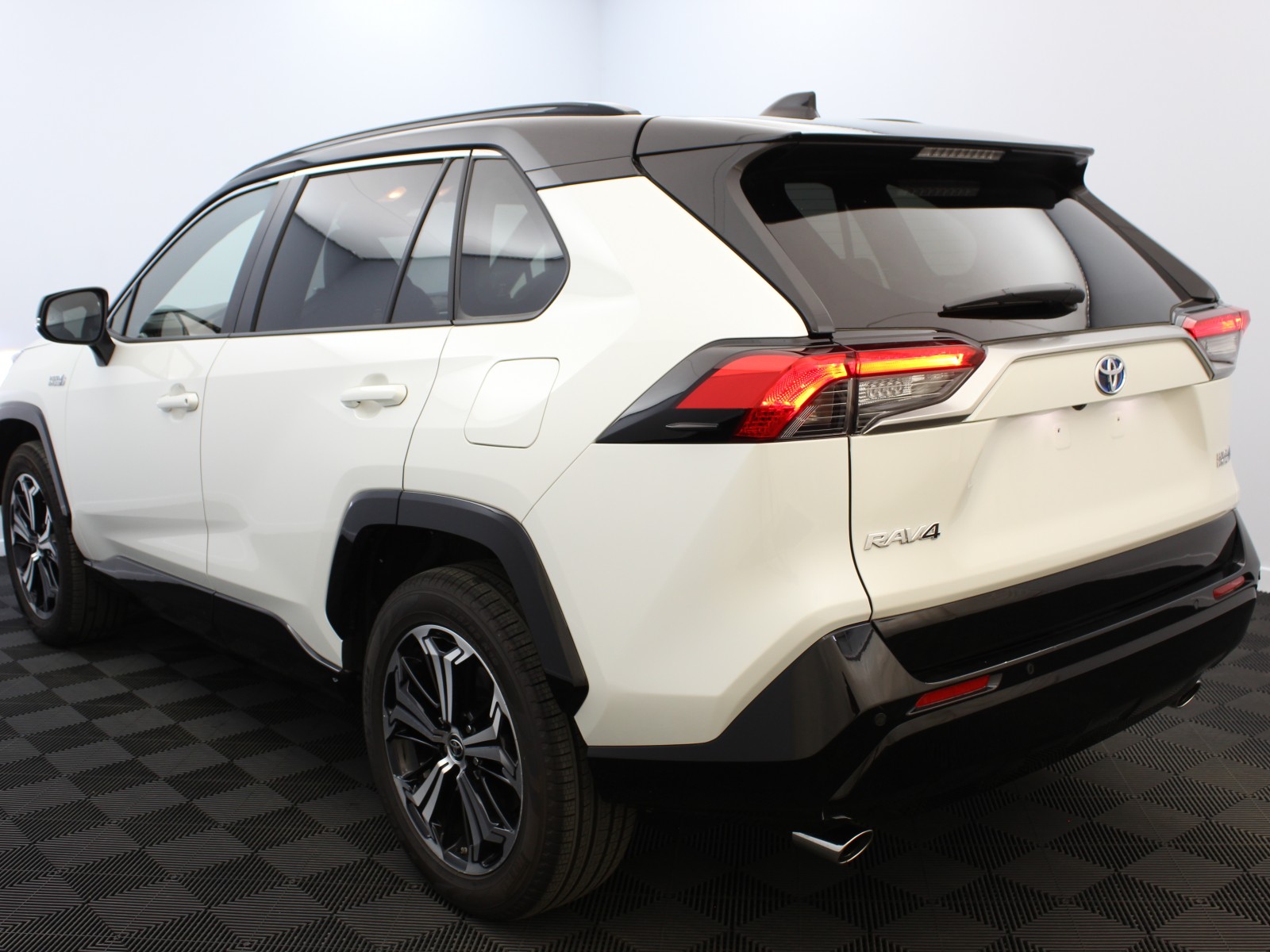 TOYOTA - RAV4 HYBRIDE RECHARGEABLE - #176856 - 2