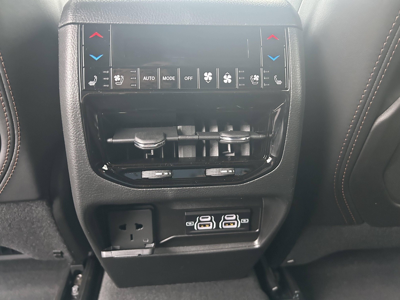 JEEP - GRAND CHEROKEE - #533227 - 1
