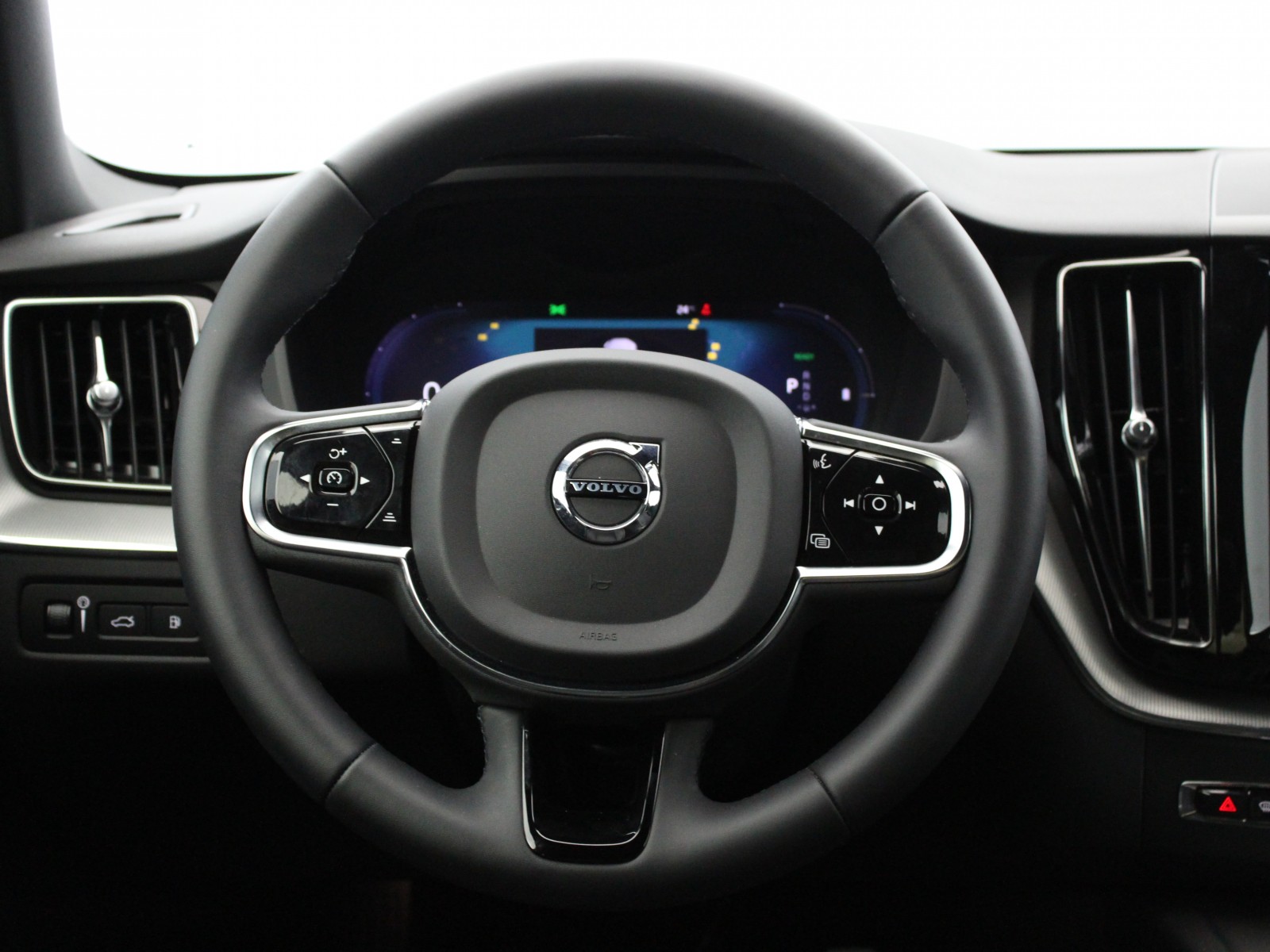 VOLVO - XC60 MY22 - #174948 - 10