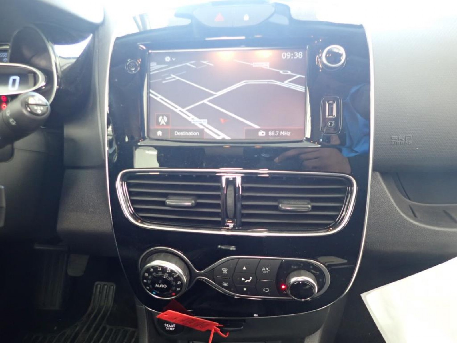 RENAULT - CLIO IV BUSINESS - #180731 - 2
