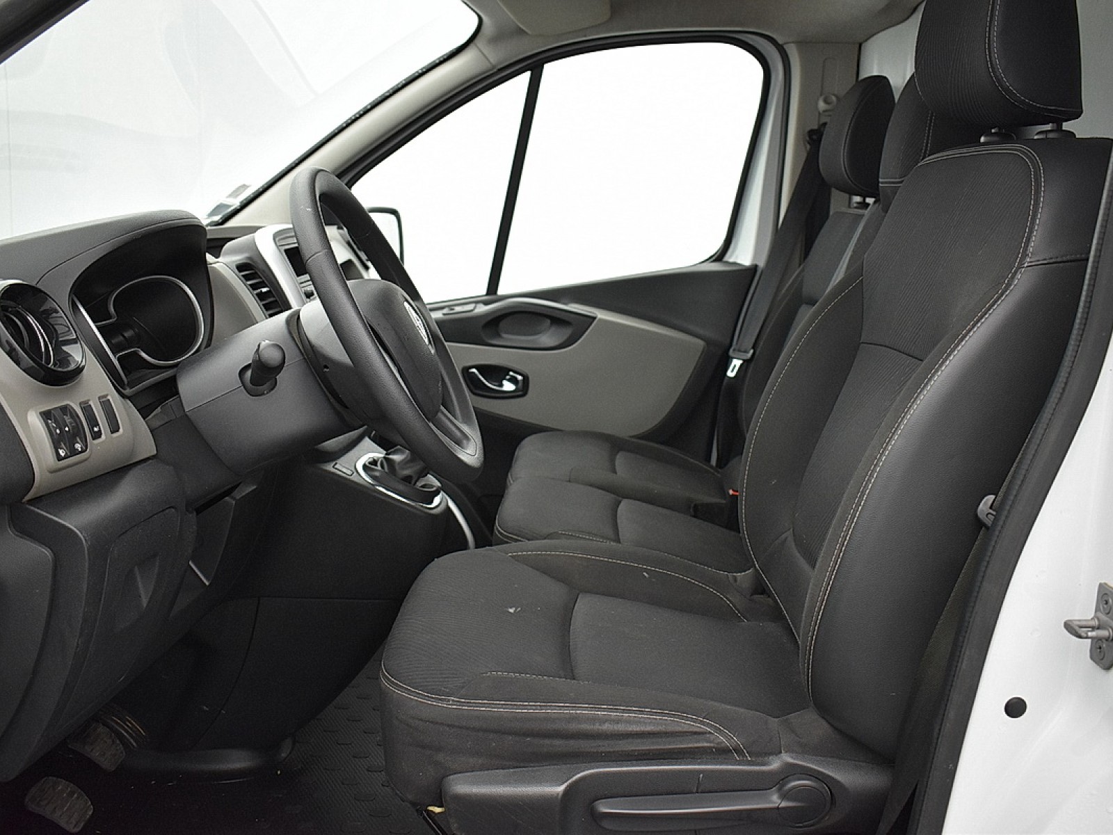 RENAULT - TRAFIC FOURGON - #180700 - 7