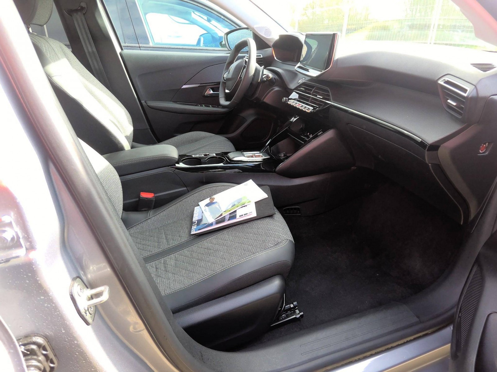 PEUGEOT - 208 - #798567 - 2