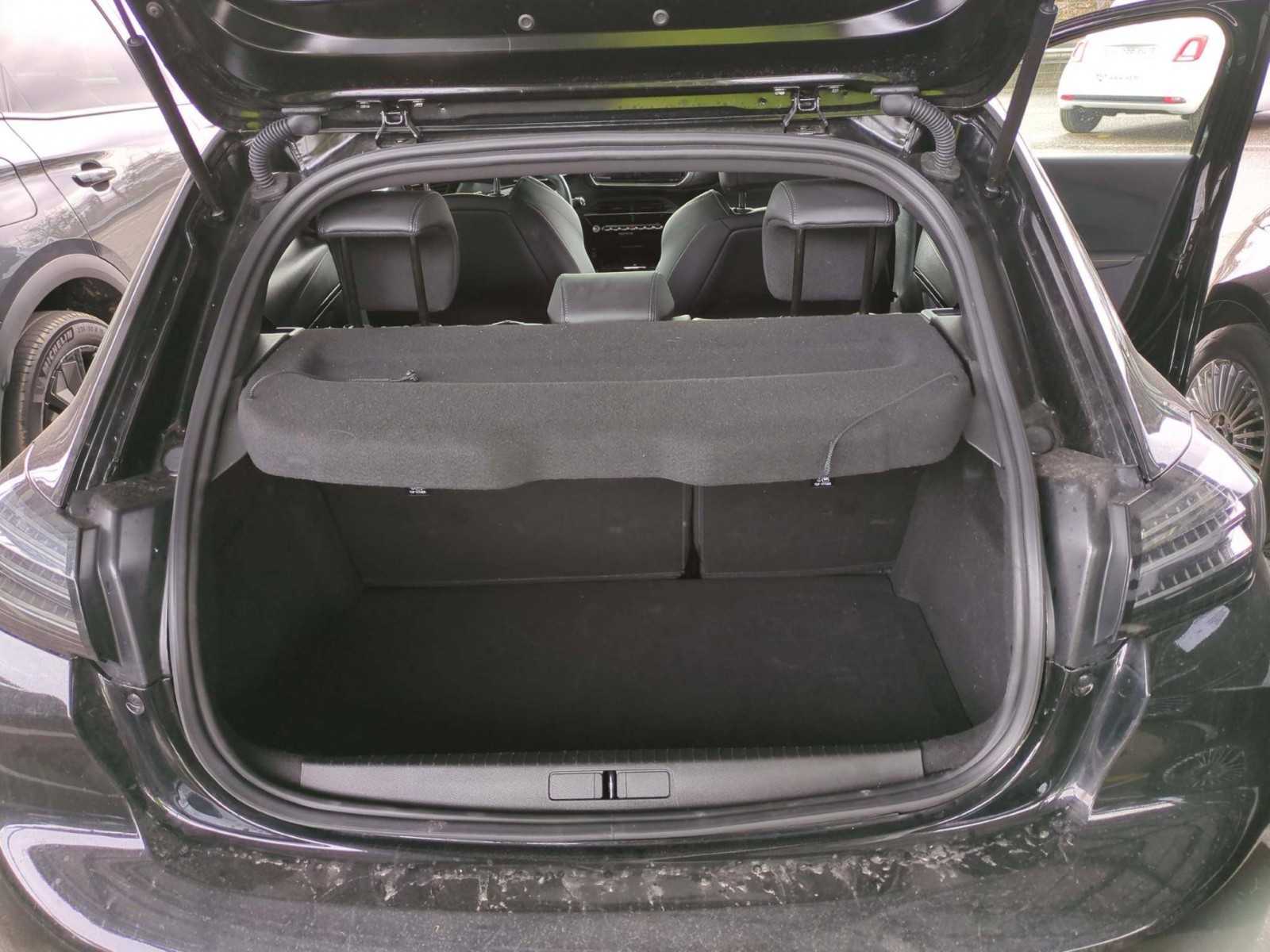 PEUGEOT - 208 - #798580 - 4