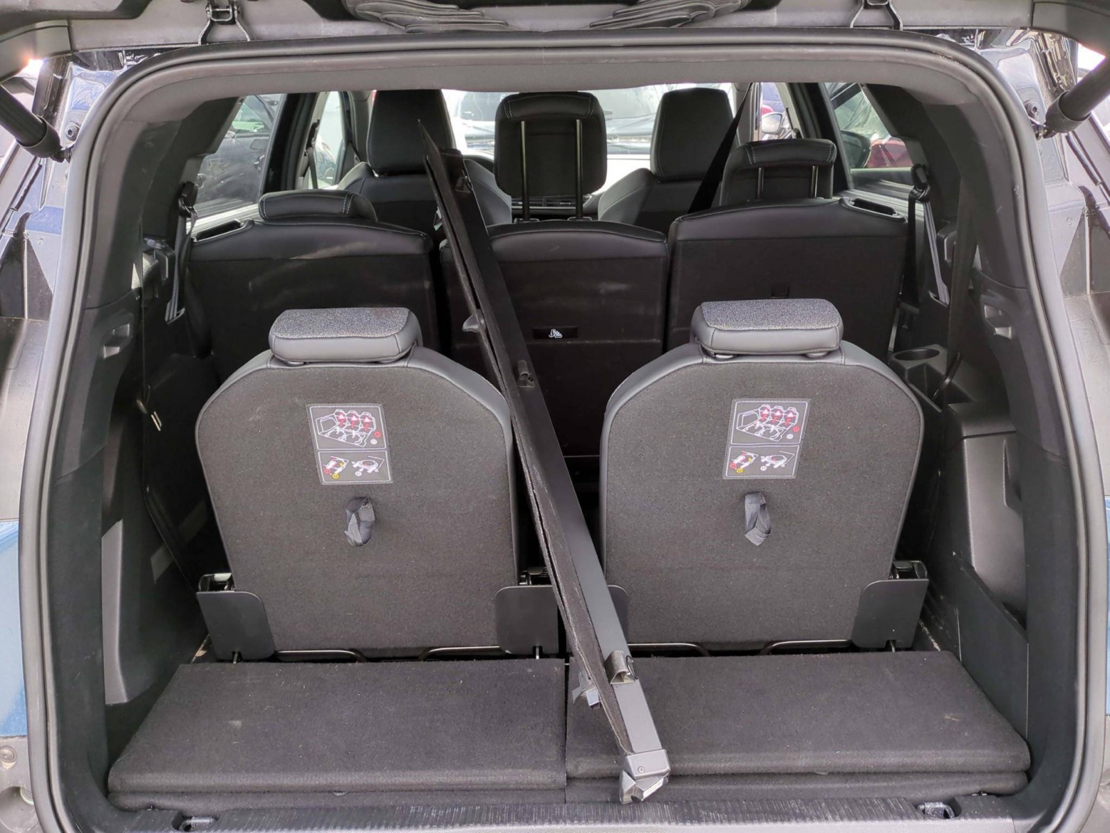 PEUGEOT - 5008 - #798593 - 3