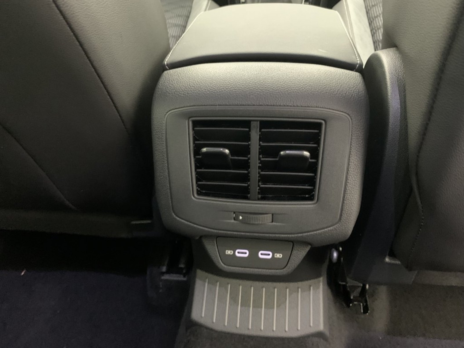 VOLKSWAGEN - T-roc - #805667 - 23