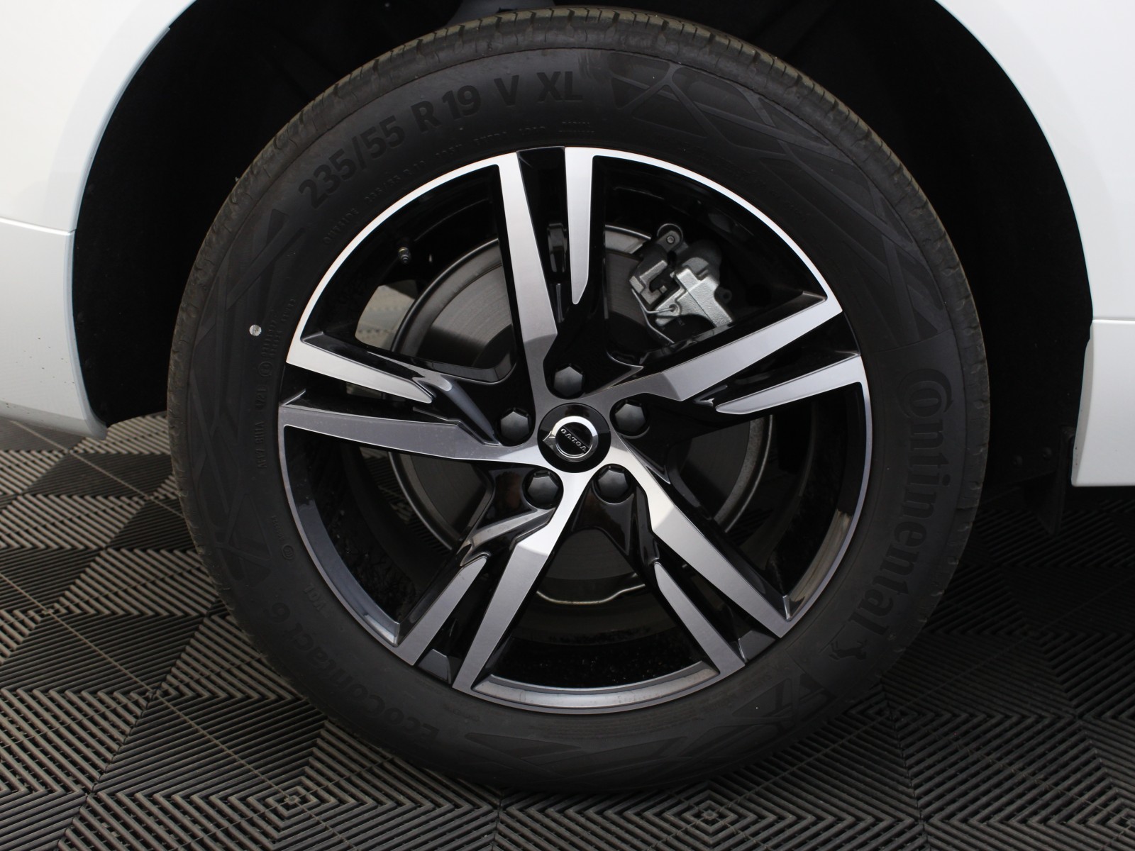 VOLVO - XC60 - #180329 - 6
