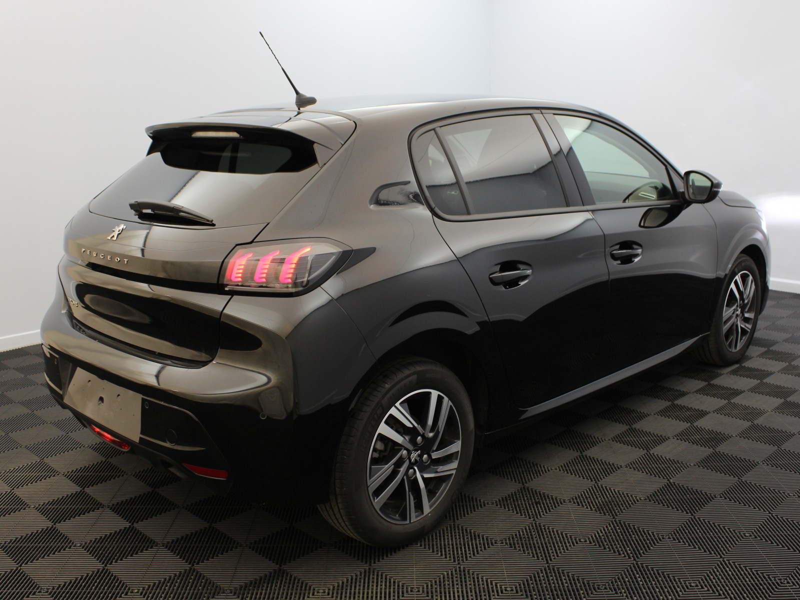 PEUGEOT - 208 - #177235 - 3