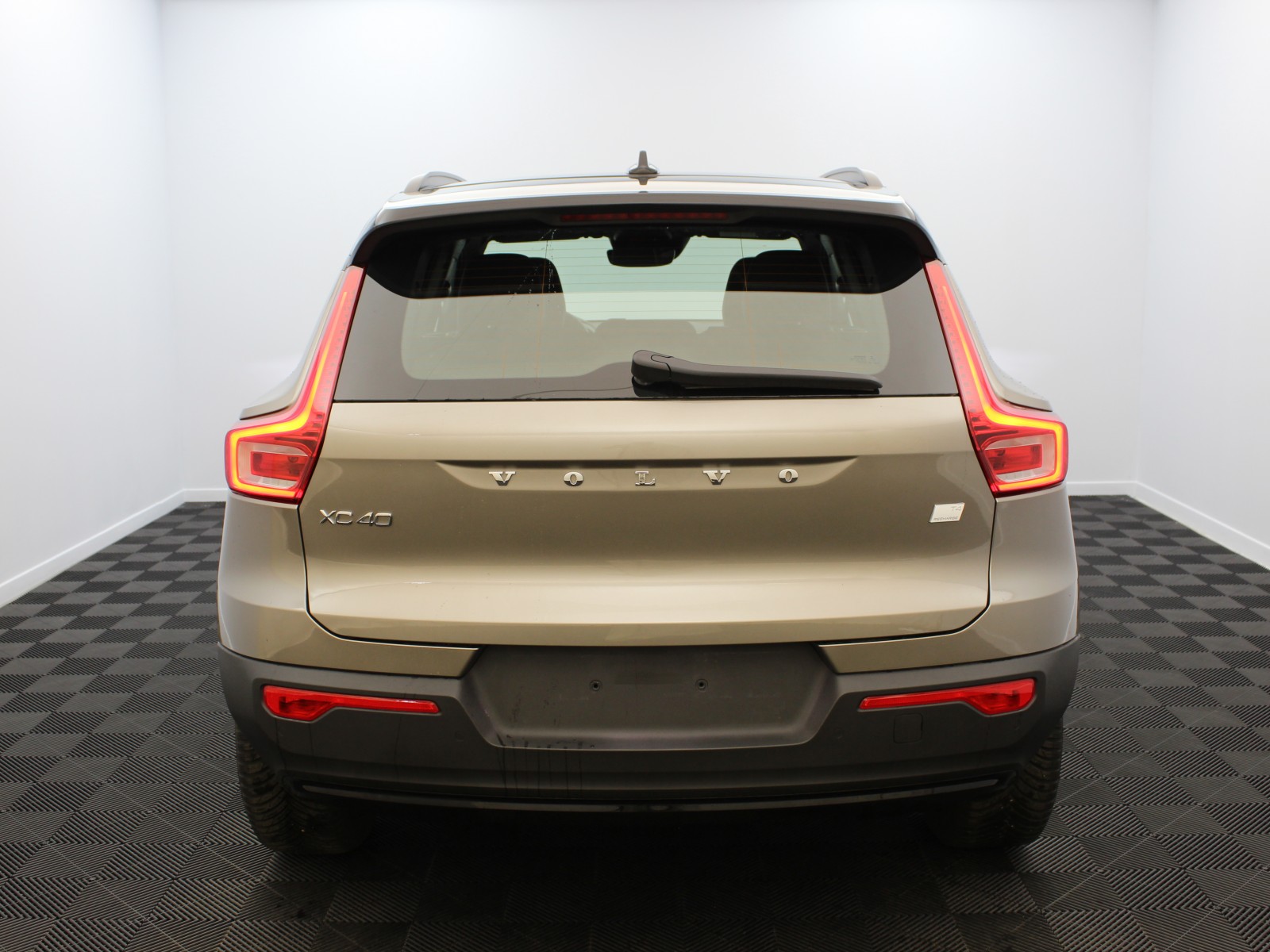 VOLVO - XC40 - #171686 - 5
