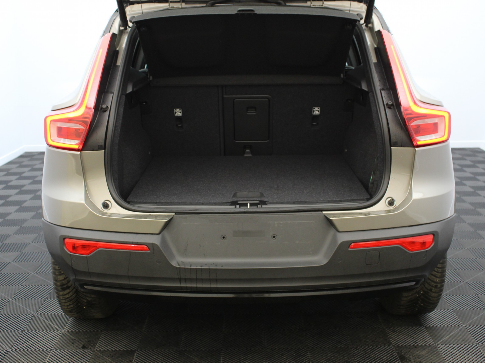 VOLVO - XC40 - #171686 - 13