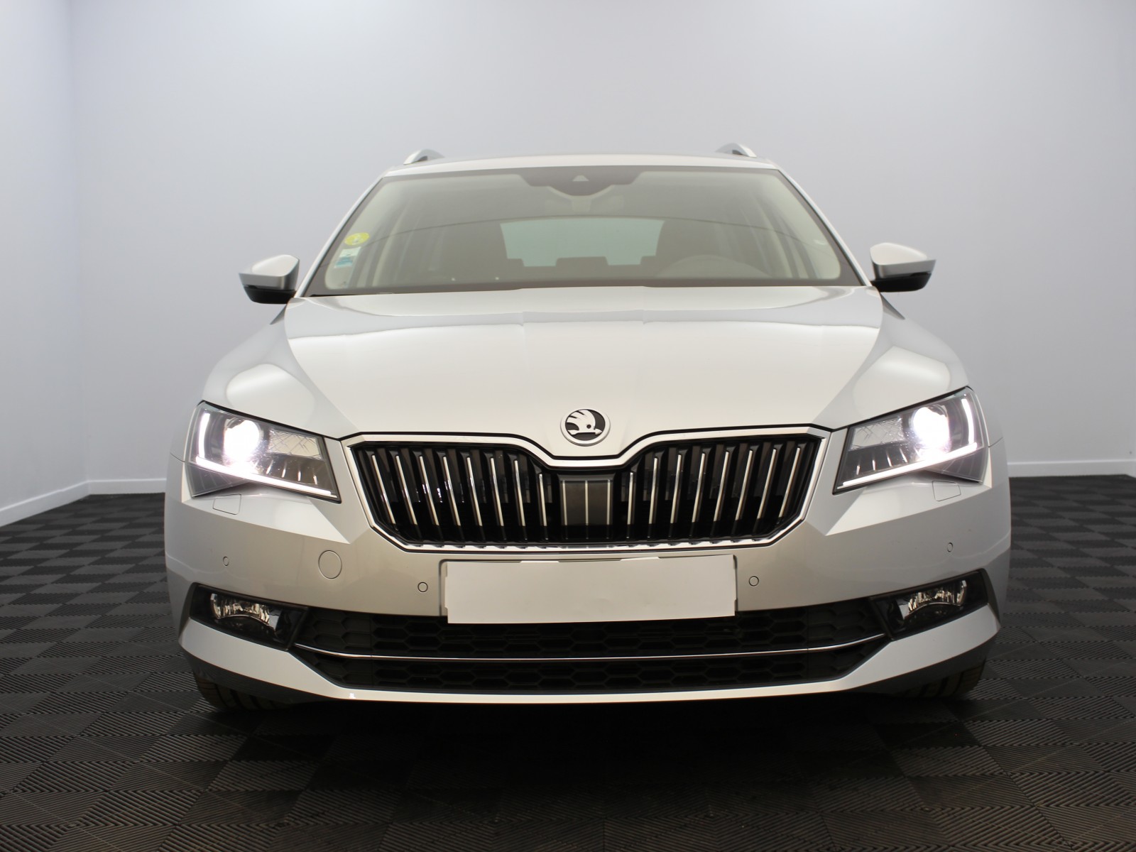 SKODA - SUPERB COMBI - #180431 - 4