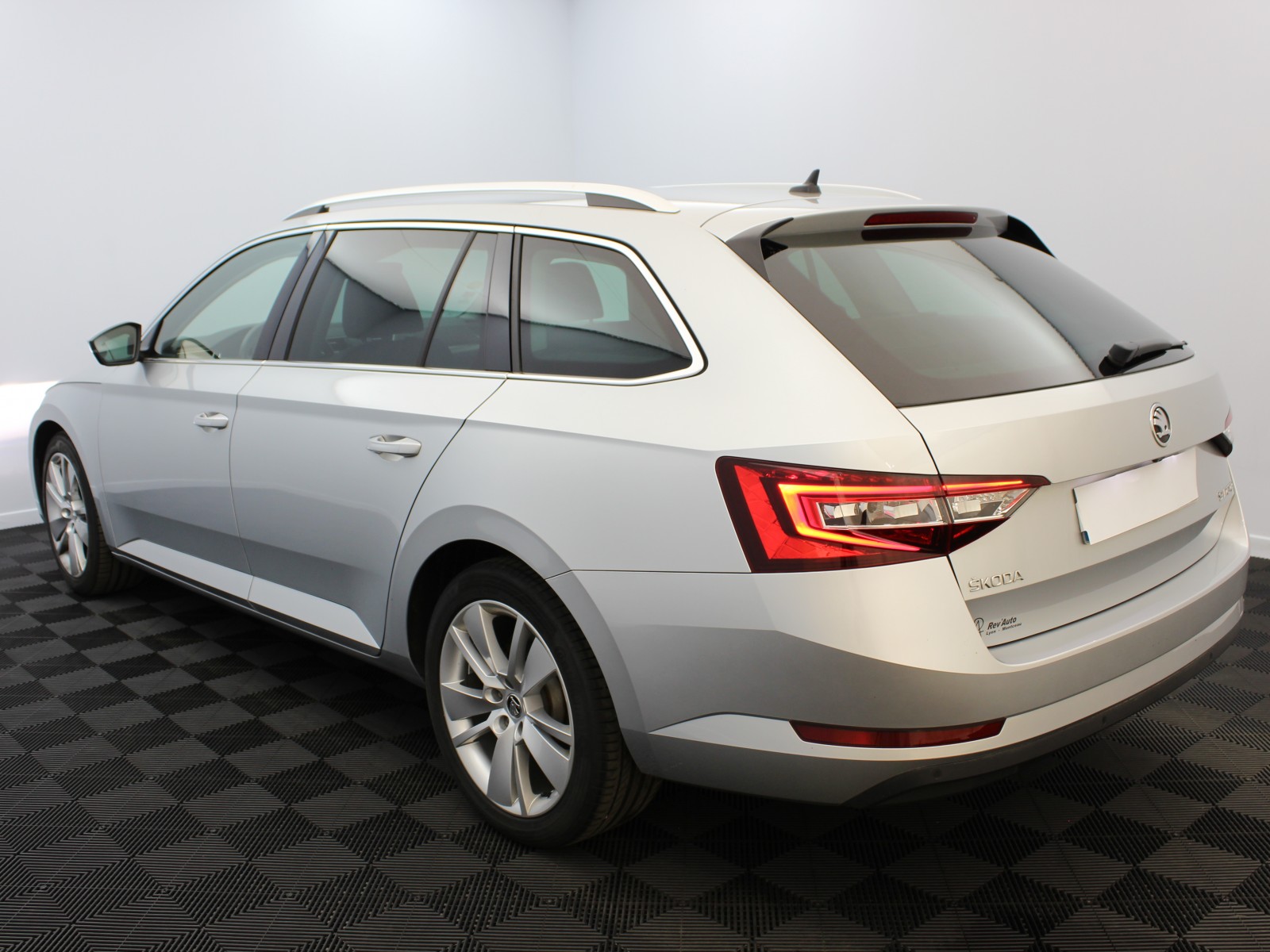 SKODA - SUPERB COMBI - #180431 - 2