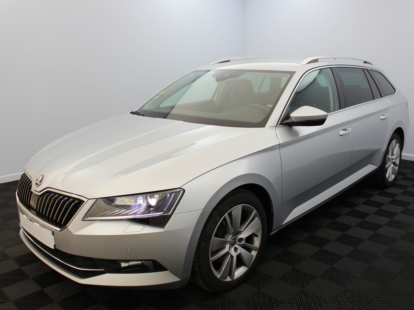 SKODA - SUPERB COMBI - #180431 - 0