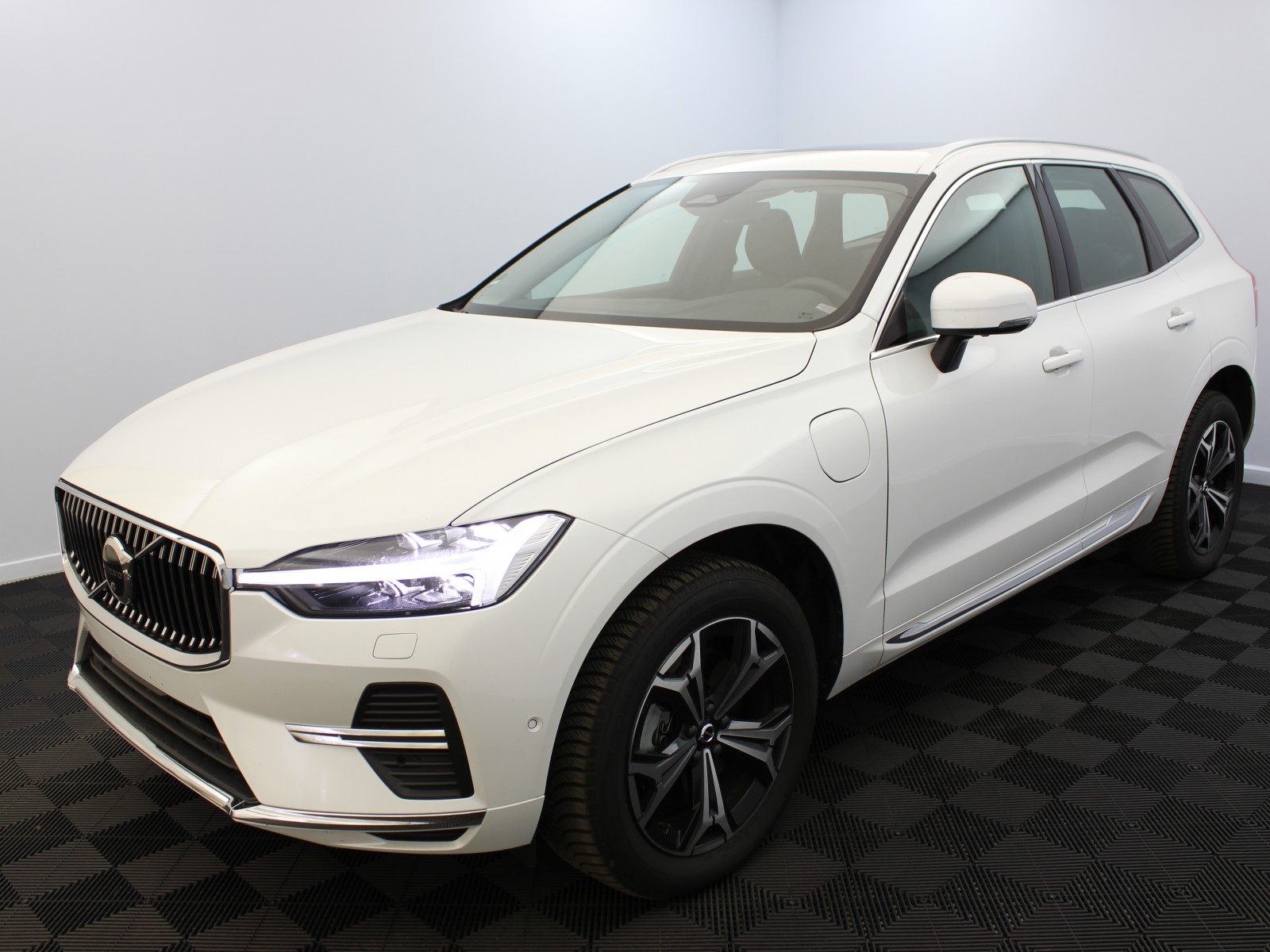 VOLVO - XC60 MY22 - #174943 - 0