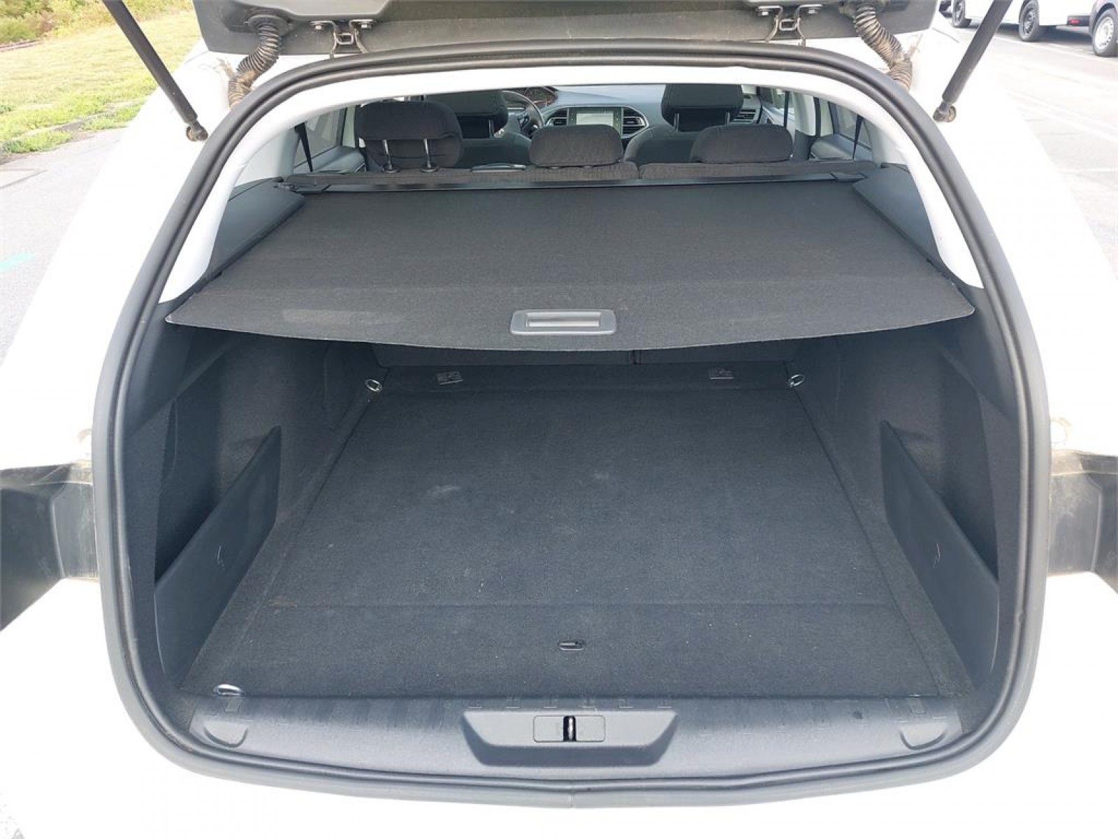 PEUGEOT - 308 SW - #181205 - 4