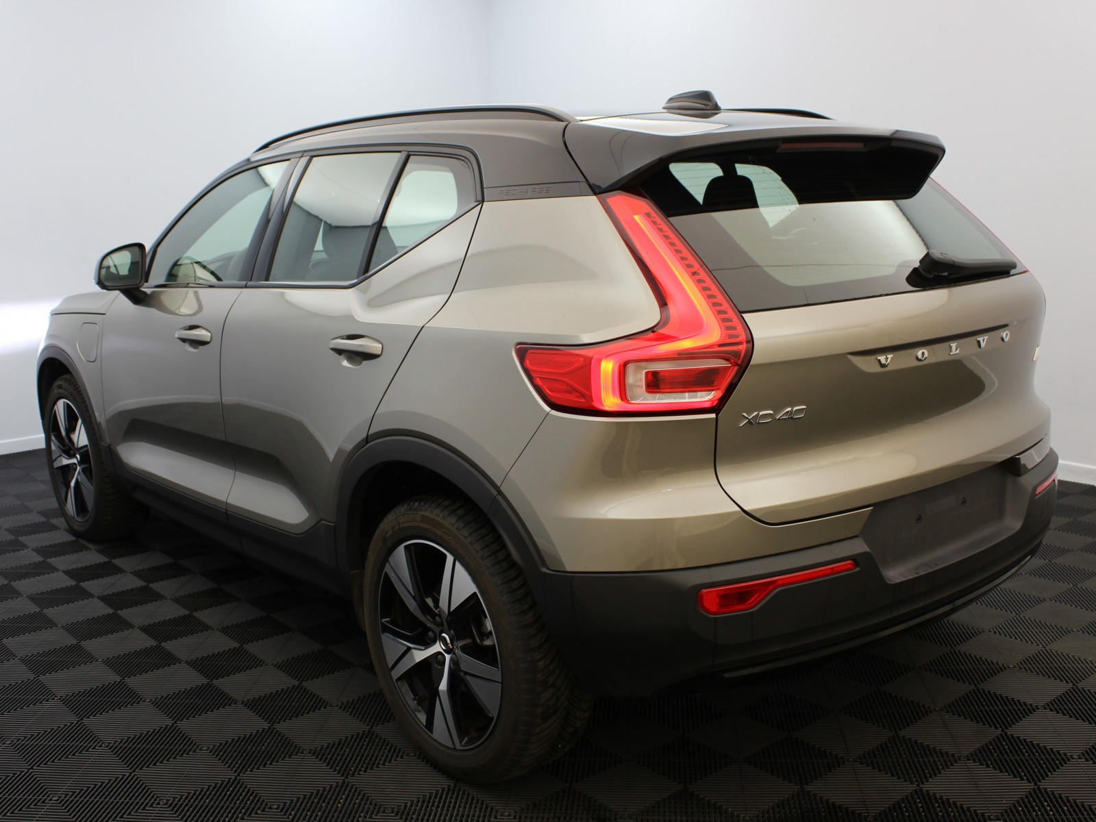 VOLVO - XC40 - #171711 - 2
