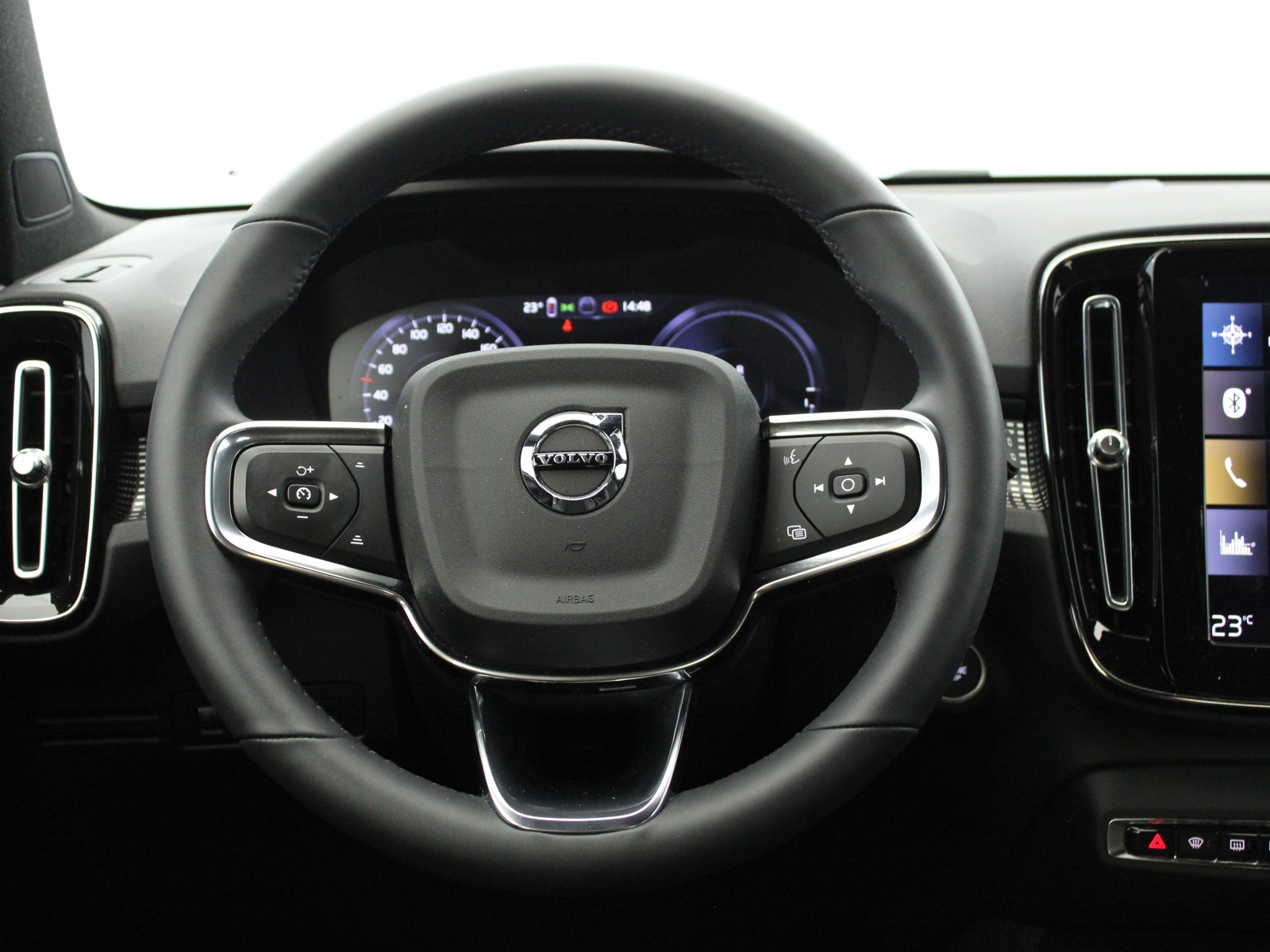 VOLVO - XC40 - #171711 - 10