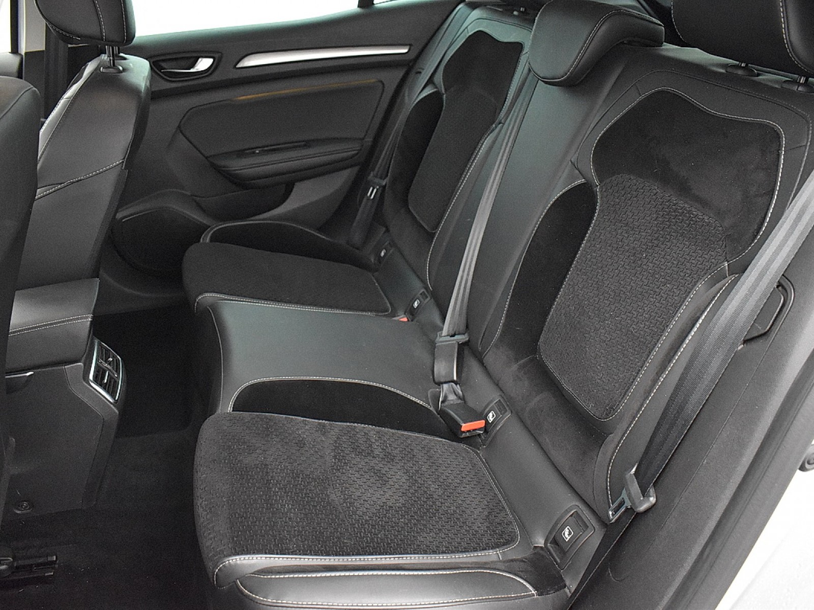 RENAULT - MEGANE IV BERLINE - #181101 - 8