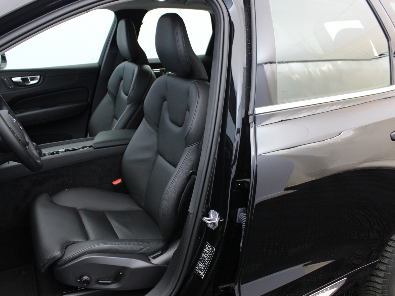 VOLVO - XC60 MY22 - #174939 - 7