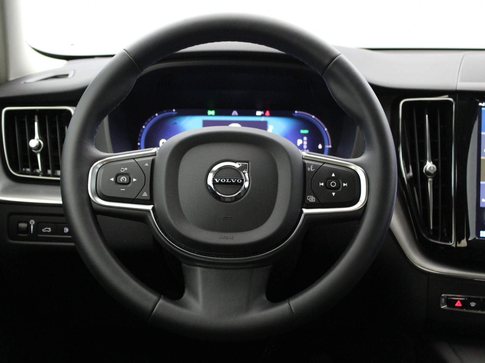 VOLVO - XC60 MY22 - #174927 - 10